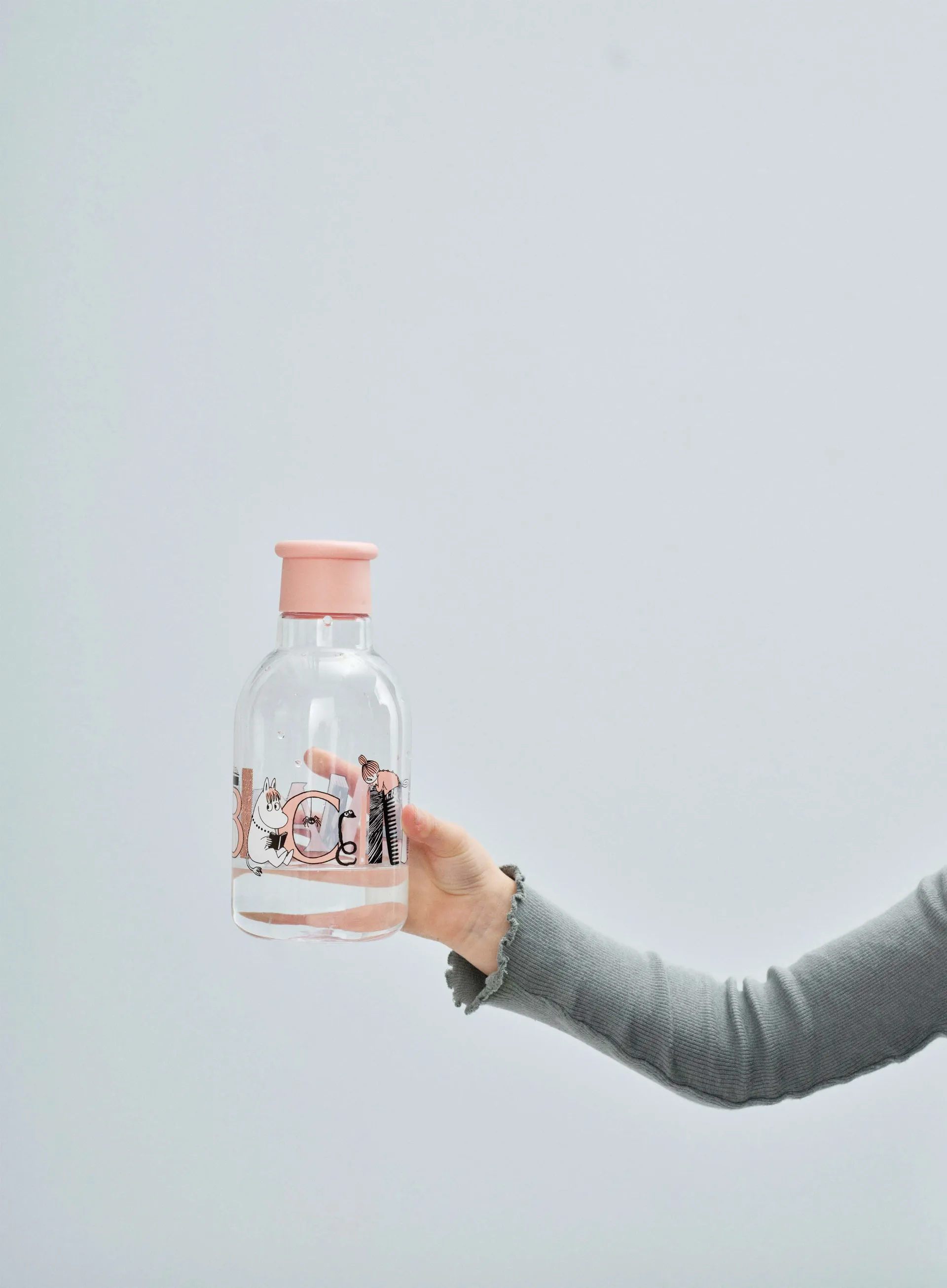 DRINK-IT Moomin ABC vattenflaska 0,5 liter, Salmon RIG-TIG