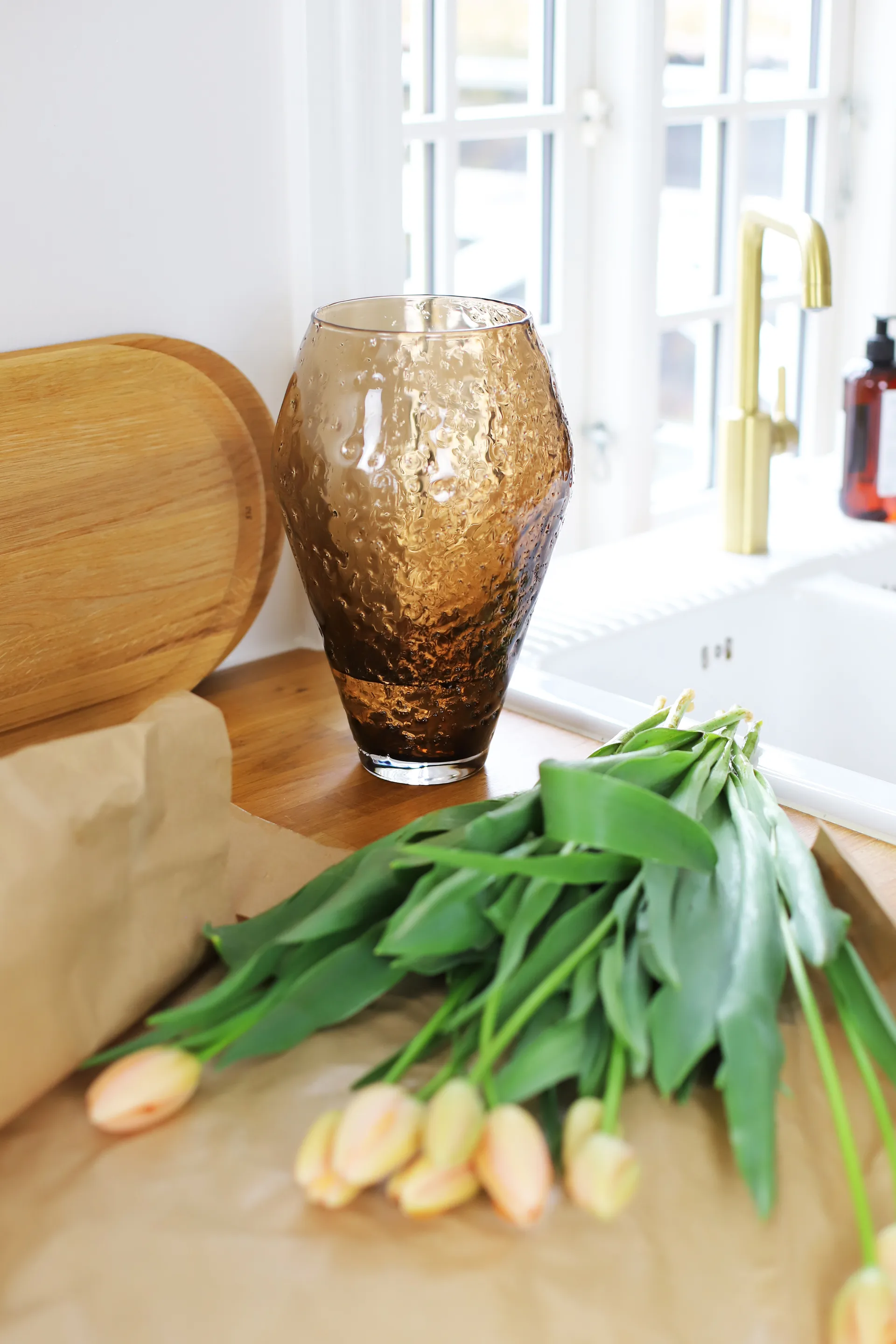 Crushed glasvas large, Sepia brown Ro Collection