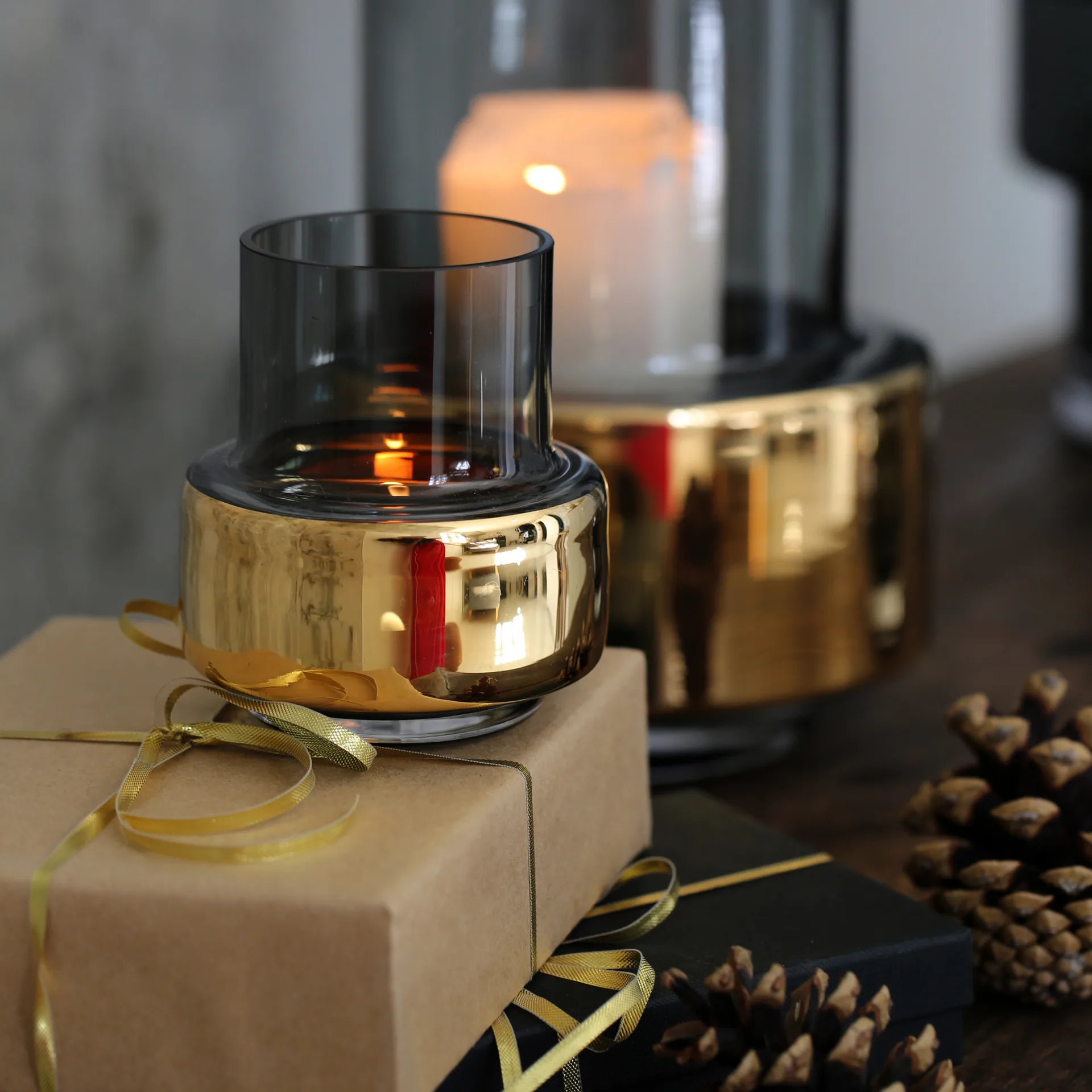 Hurricane smoked tealight no. 25, Guld Ro Collection