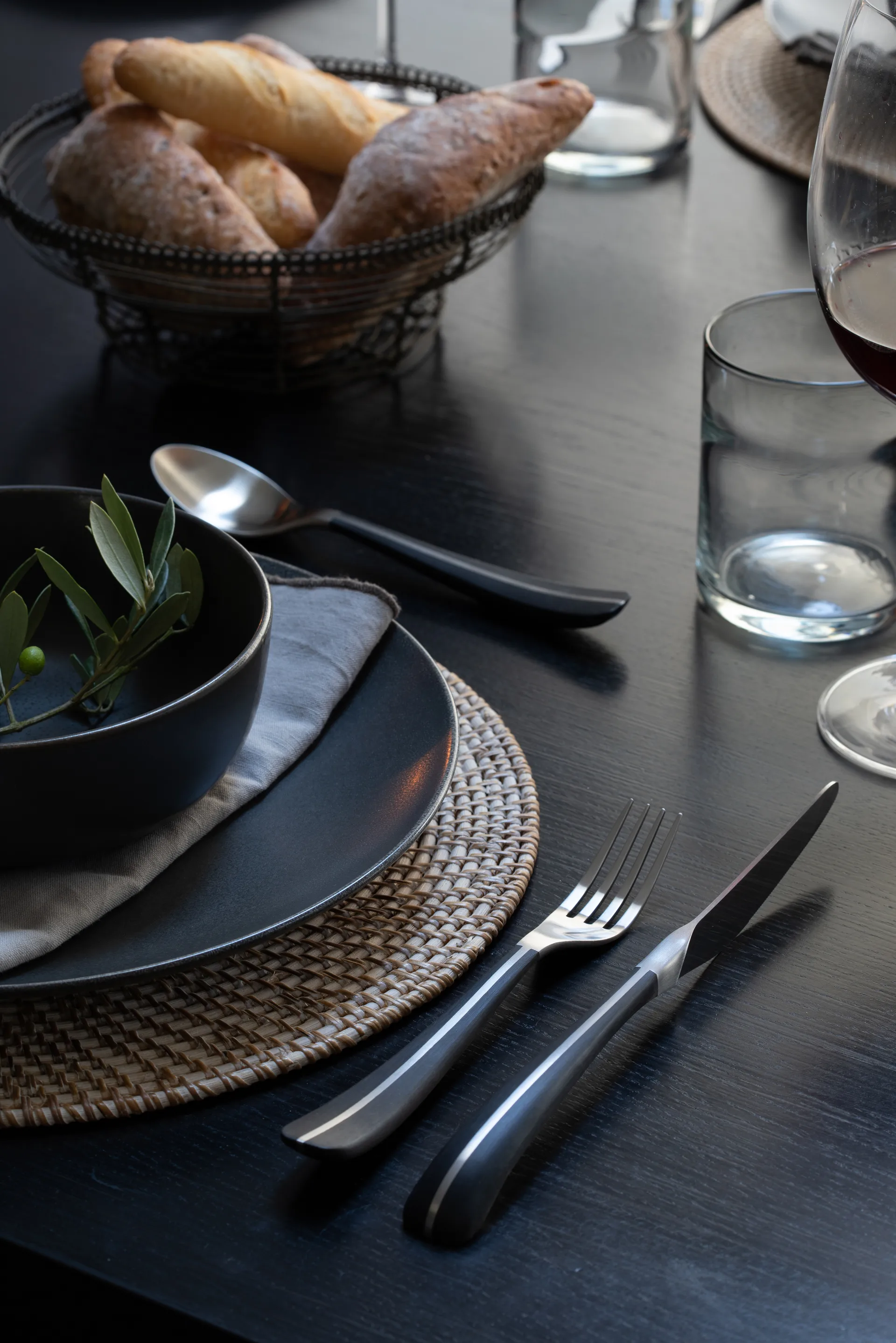 Contour bestickset 24 delar, Svart Robert Welch