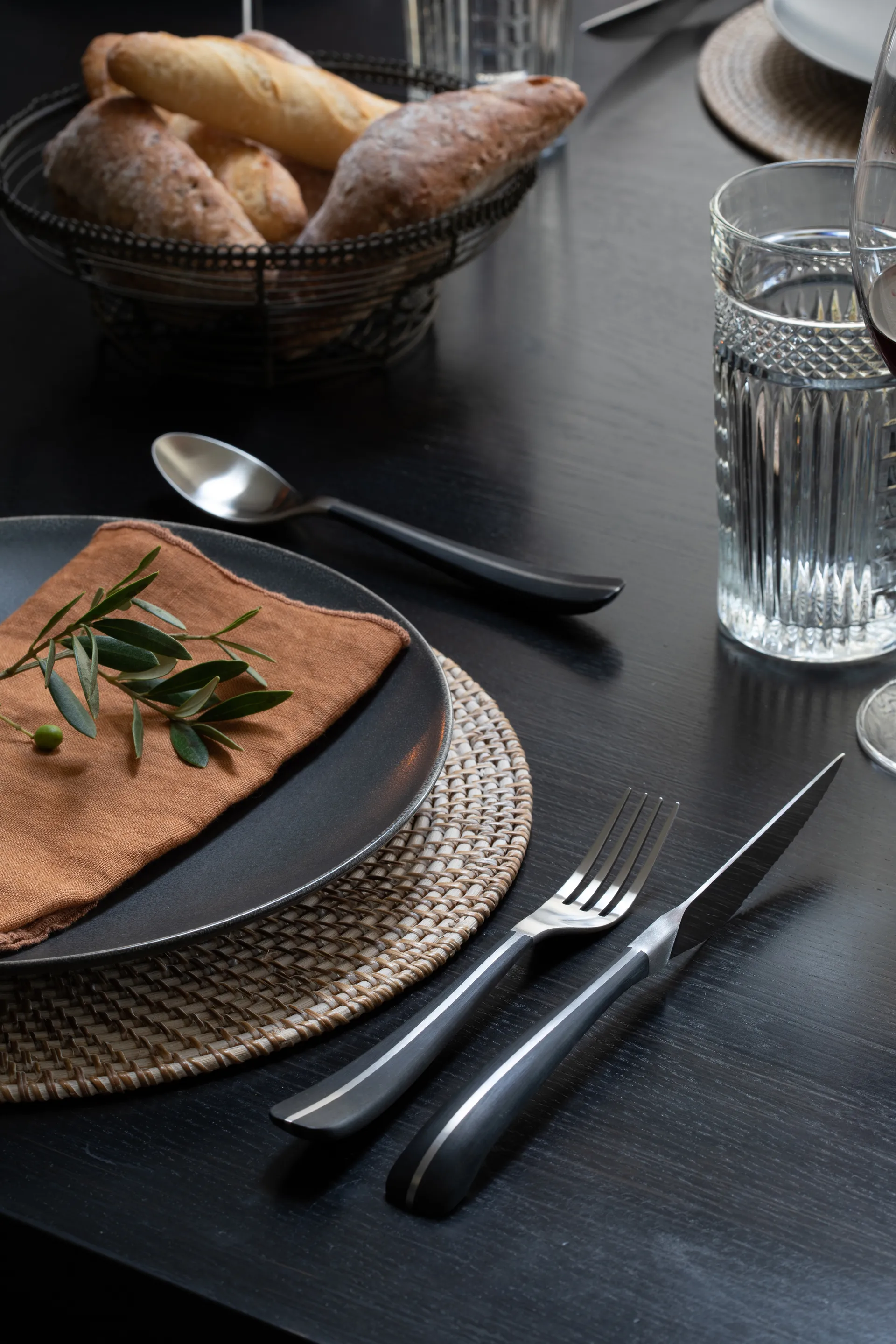 Contour bestickset 24 delar, Svart Robert Welch