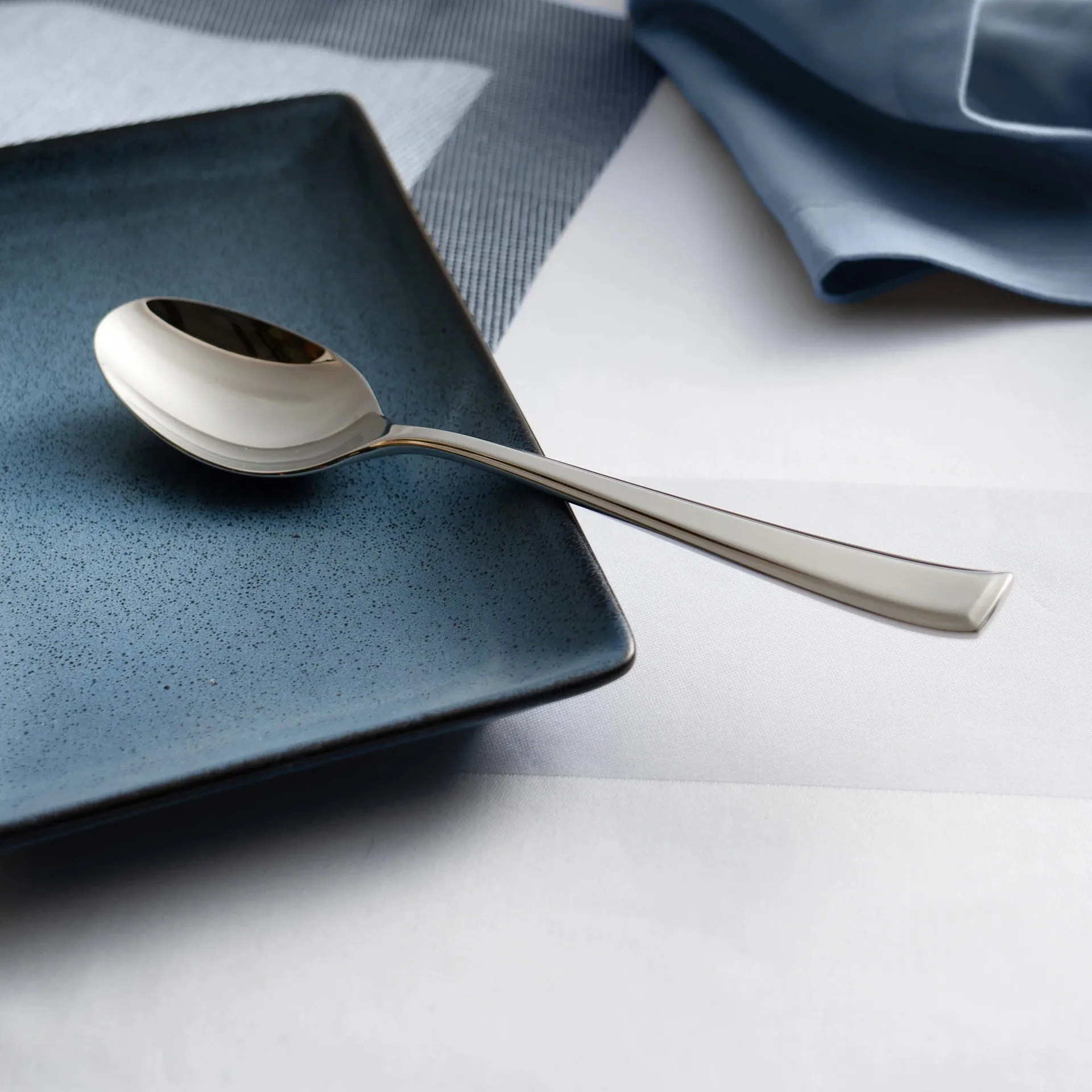 Fairford bright serveringssked, Rostfritt stål, 23,4 cm Robert Welch