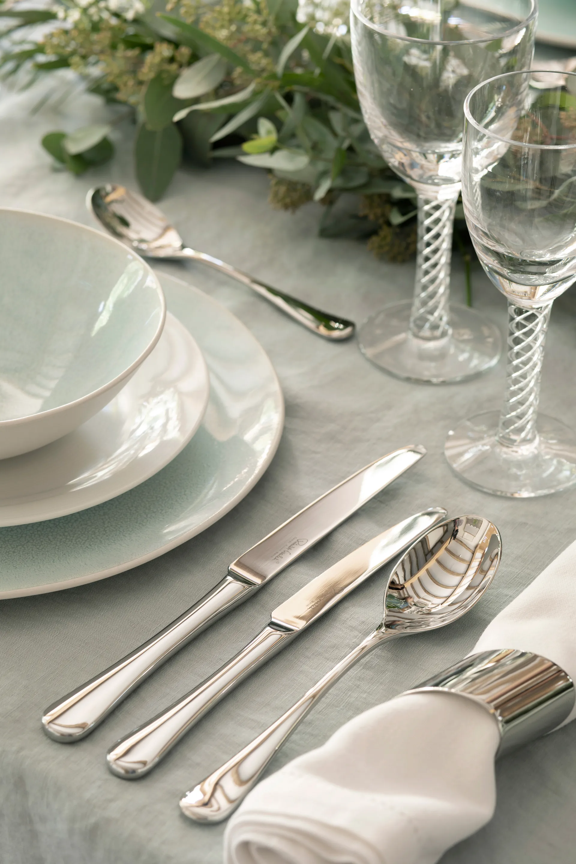 Radford bestickset blank, 42 delar Robert Welch