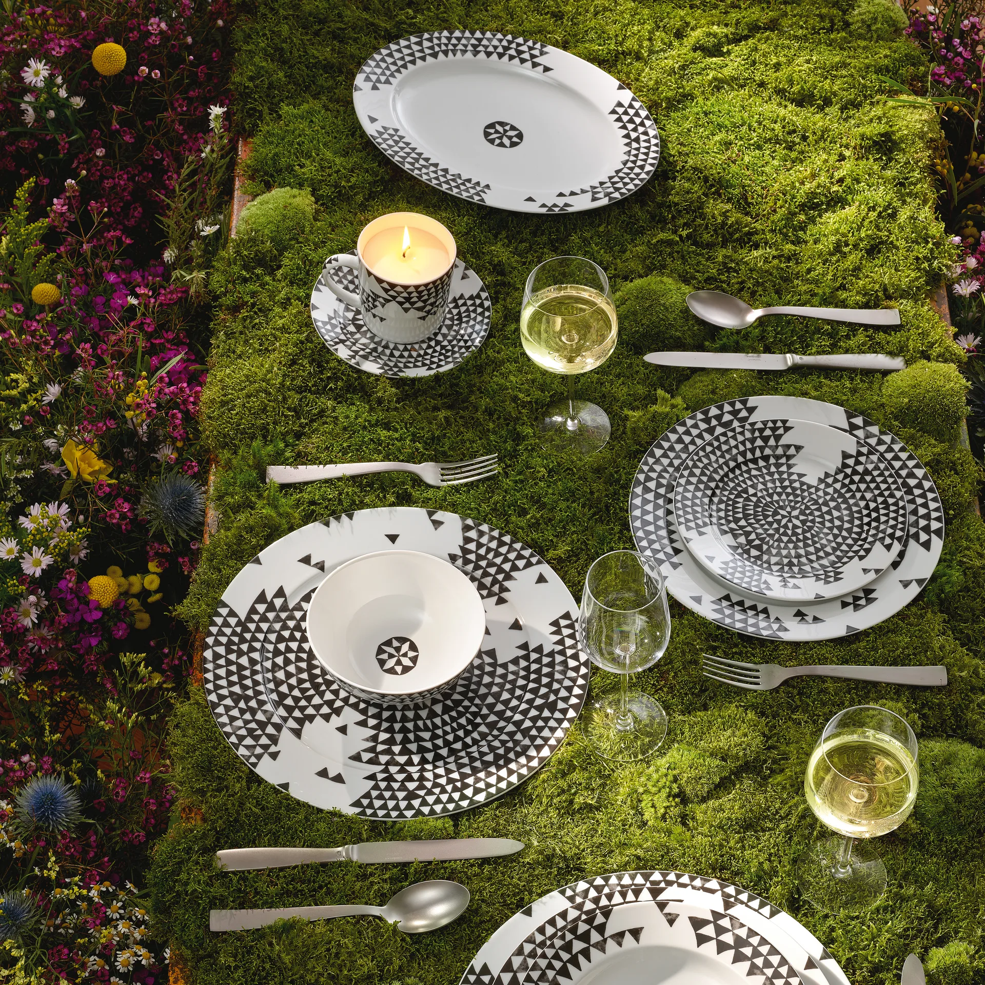 Magic Garden Black Seeds ljus i mugg, Vit-svart Rosenthal