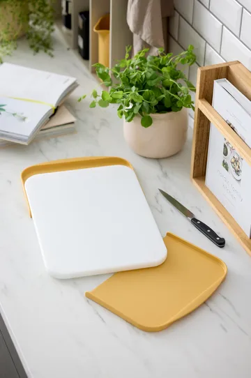 Separa skärbräda med brickor - Curry, 39x26 cm - Rosti