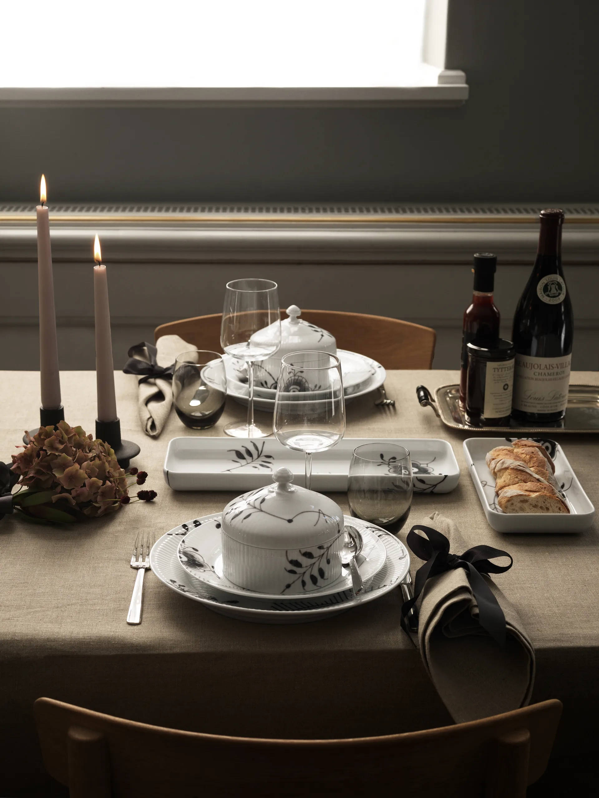 Black Fluted Mega tallrik 2, Ø 27 cm Royal Copenhagen