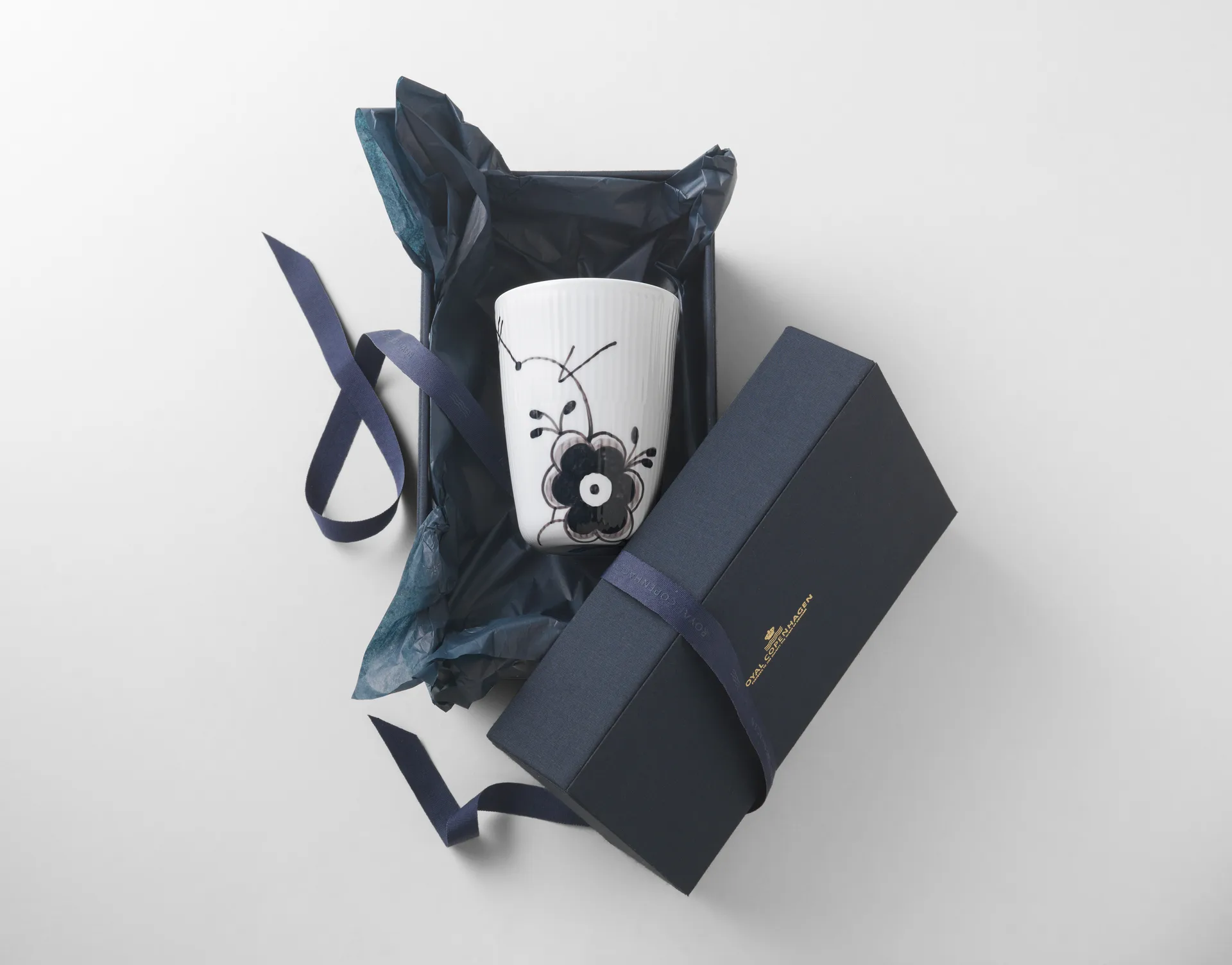 Black Fluted Mega termomugg, 39 cl Royal Copenhagen