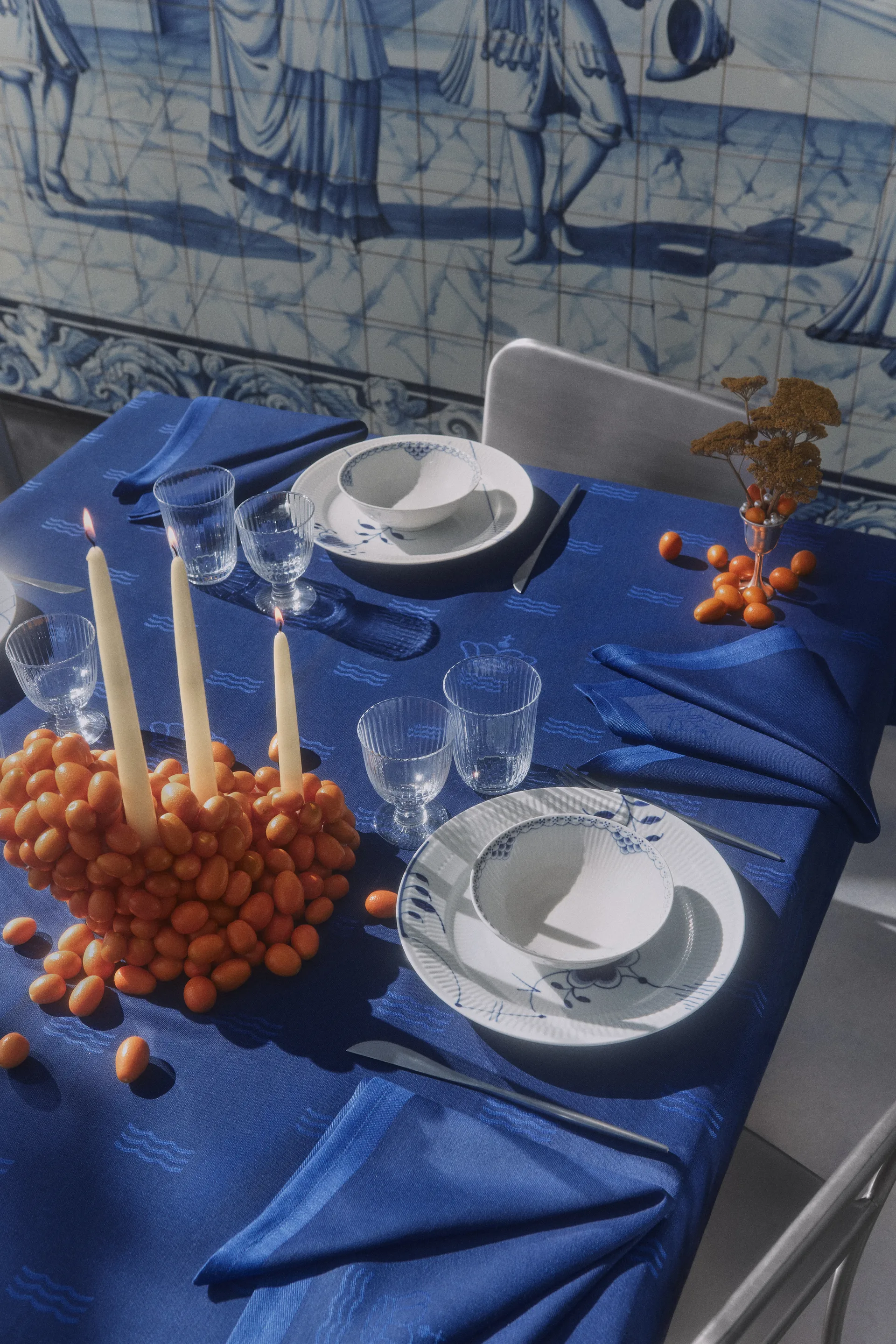 Blue Fluted Mega Limited Edition tallrik Ø27 cm, White-blue Royal Copenhagen