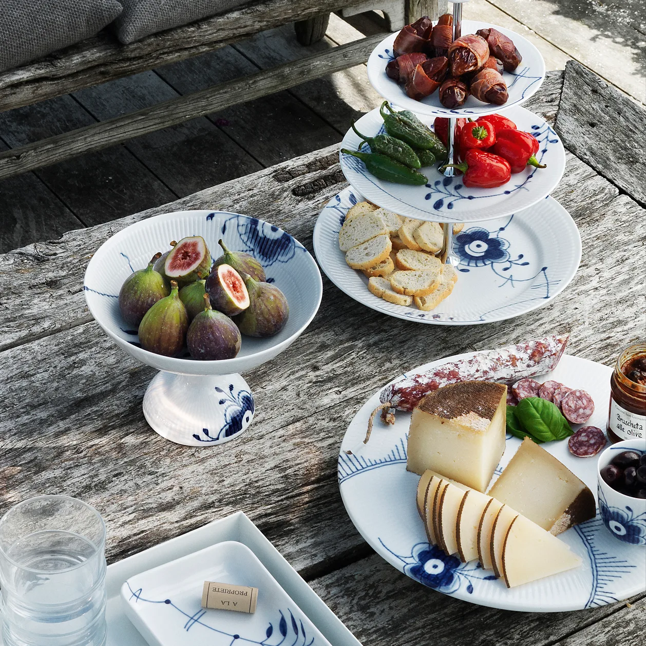 Blue Fluted Mega skål på fot, 15 cm Royal Copenhagen