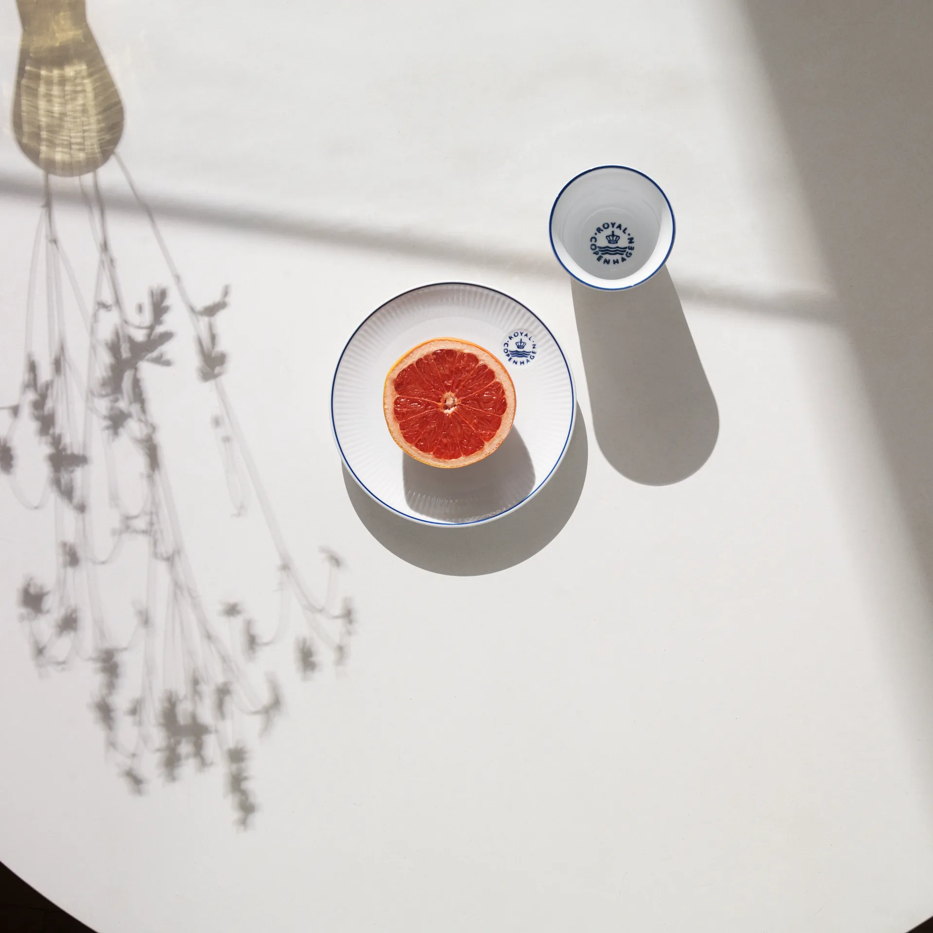 Blueline coupe tallrik Ø19 cm, Vit-blå Royal Copenhagen