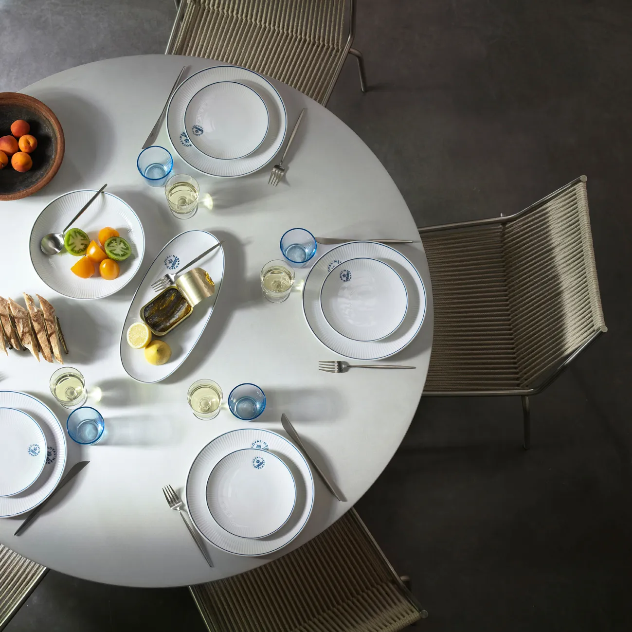 Blueline coupe tallrik Ø27 cm, Vit-blå Royal Copenhagen