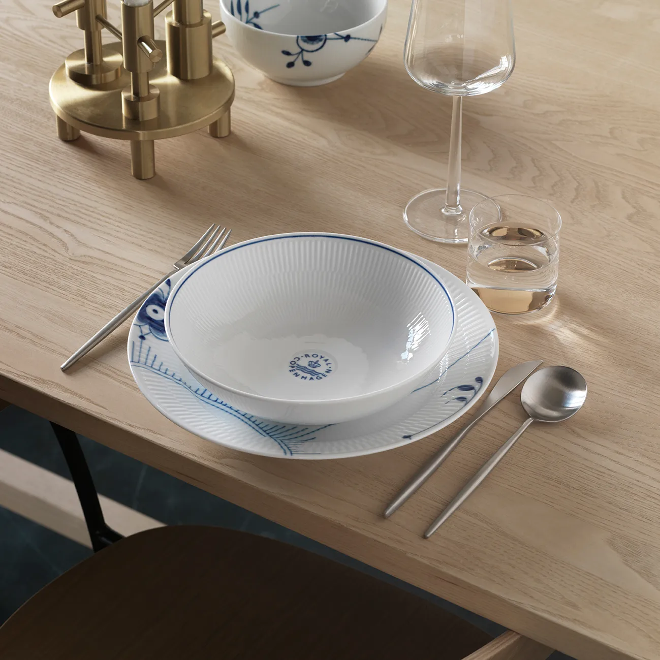 Blueline skål grund Ø25 cm, Vit-blå Royal Copenhagen