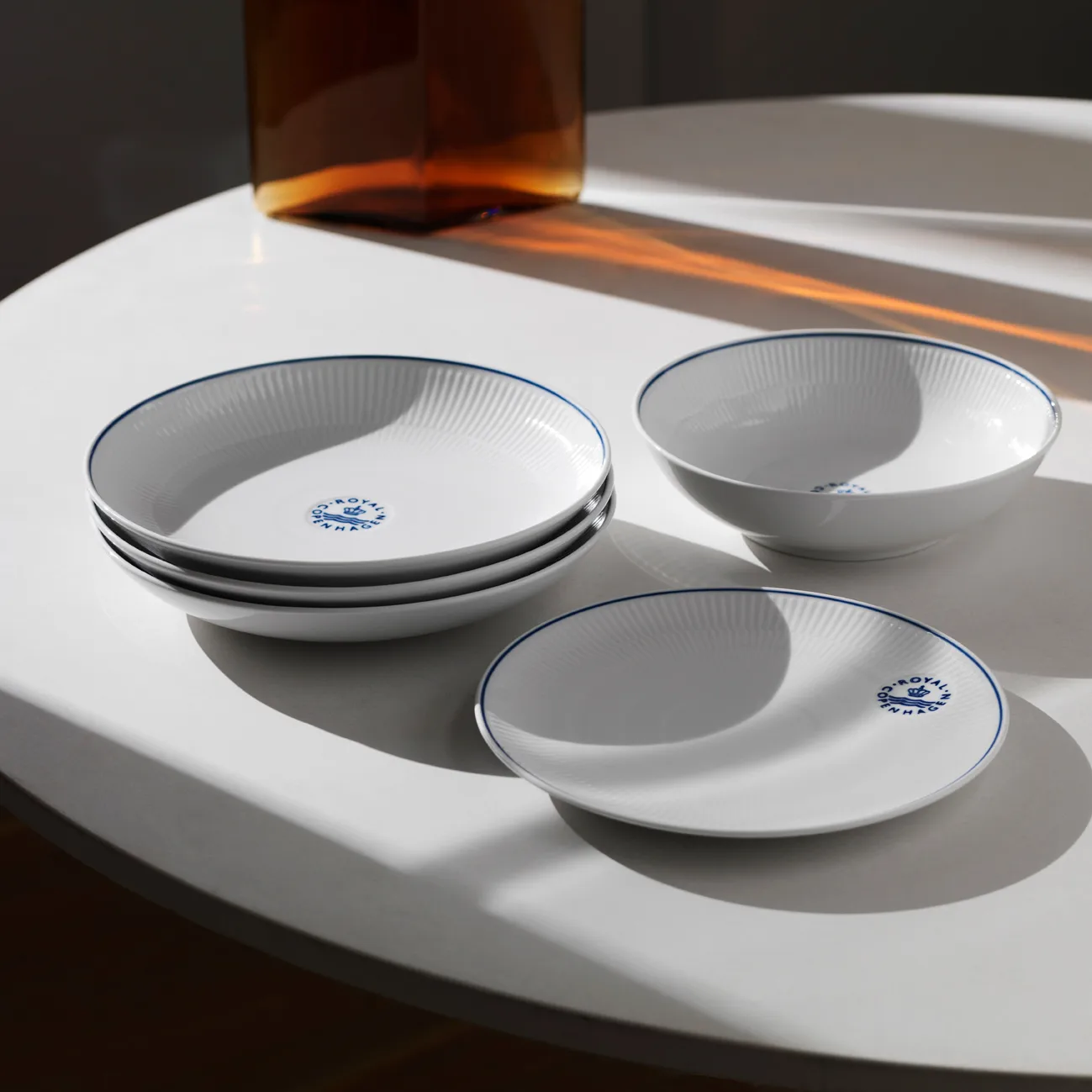 Blueline skål grund Ø25 cm, Vit-blå Royal Copenhagen