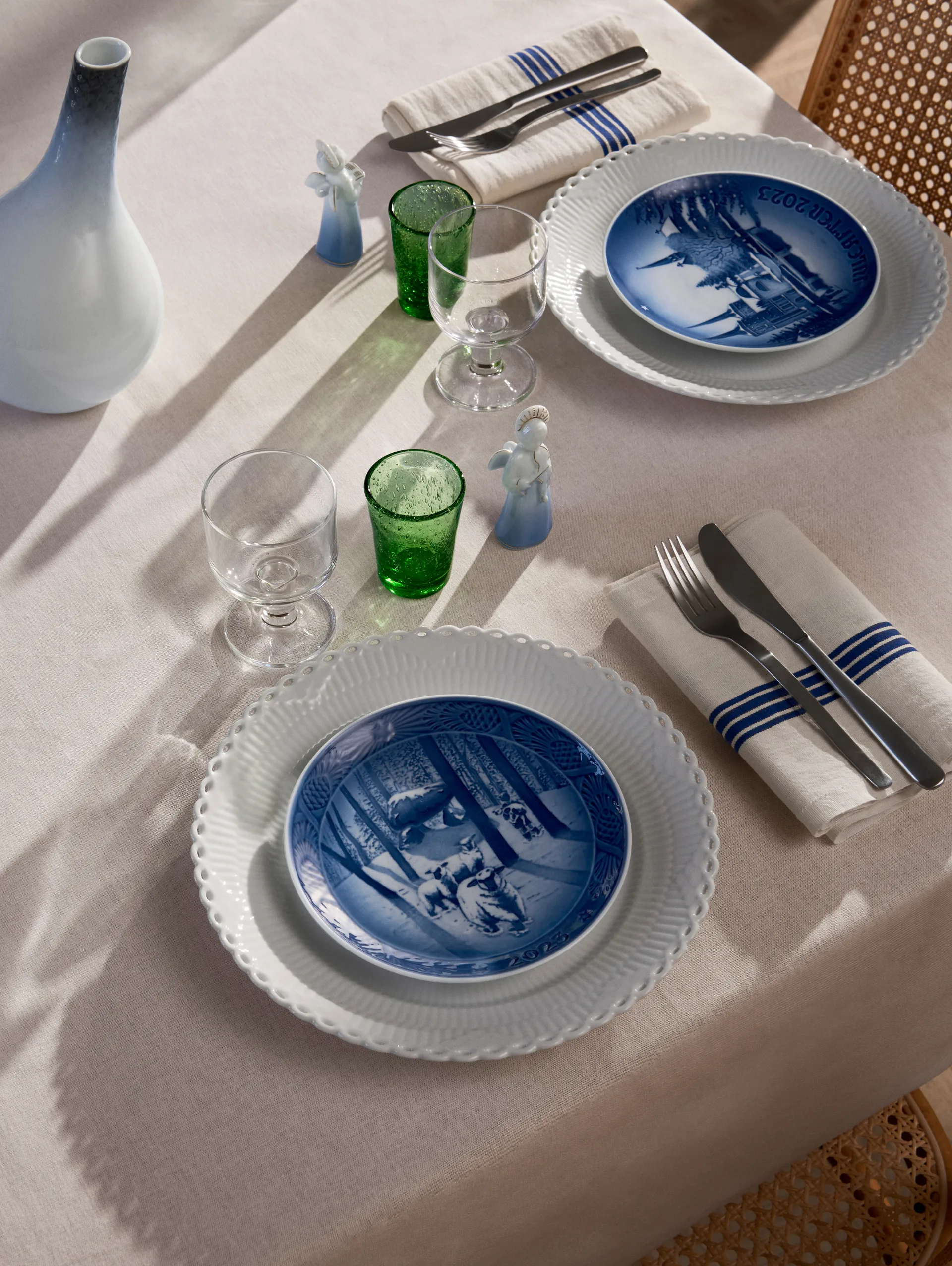 Royal Copenhagen Collectibles jultallrik 2023, Jultid i skogen Ø18 cm Royal Copenhagen