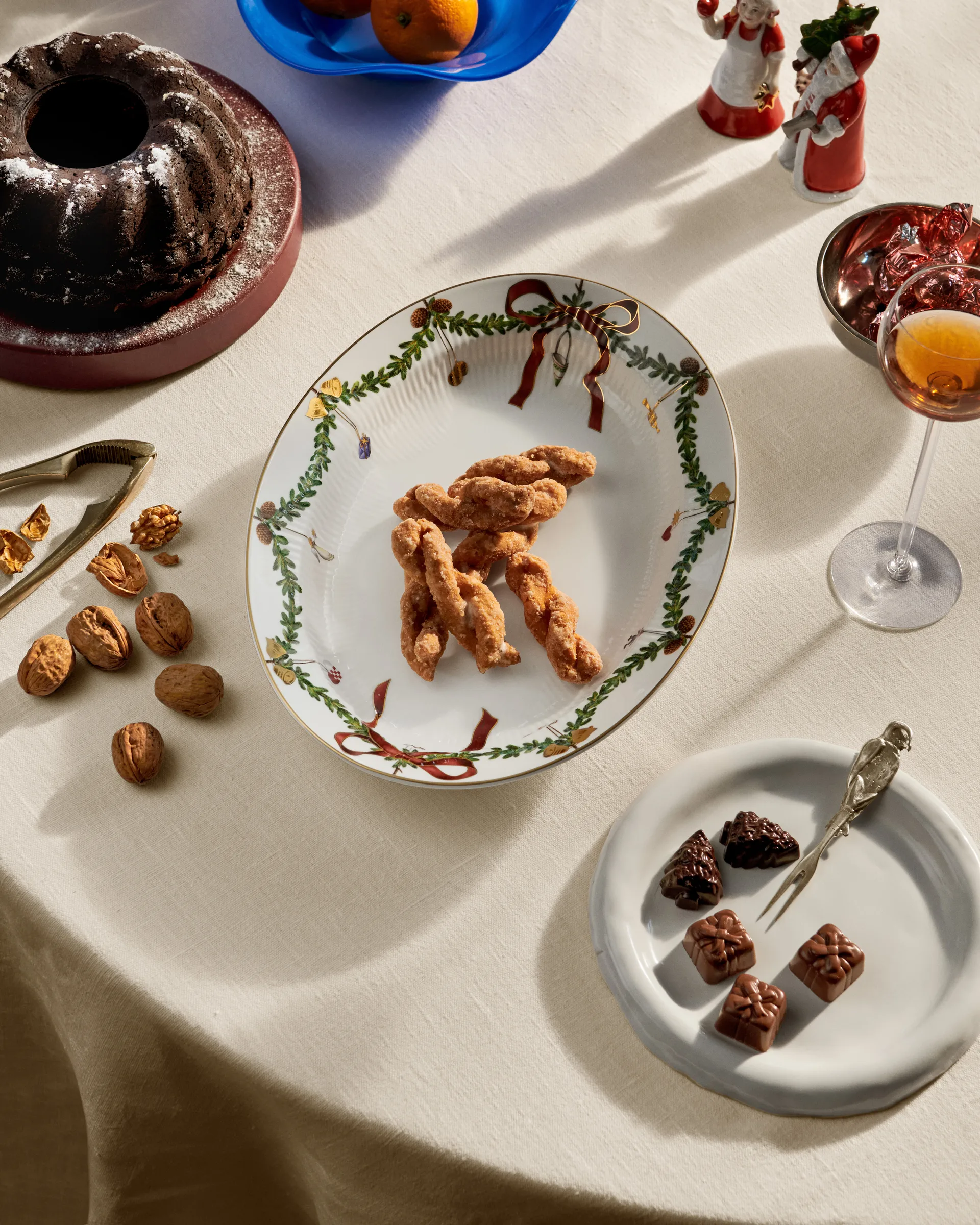 Star Fluted Christmas ovalt fat, 25,4x34,5 cm Royal Copenhagen