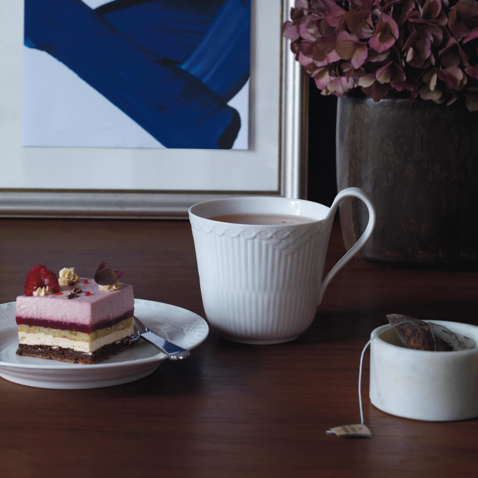 White Fluted Half Lace kopp med högt handtag, 33 cl Royal Copenhagen