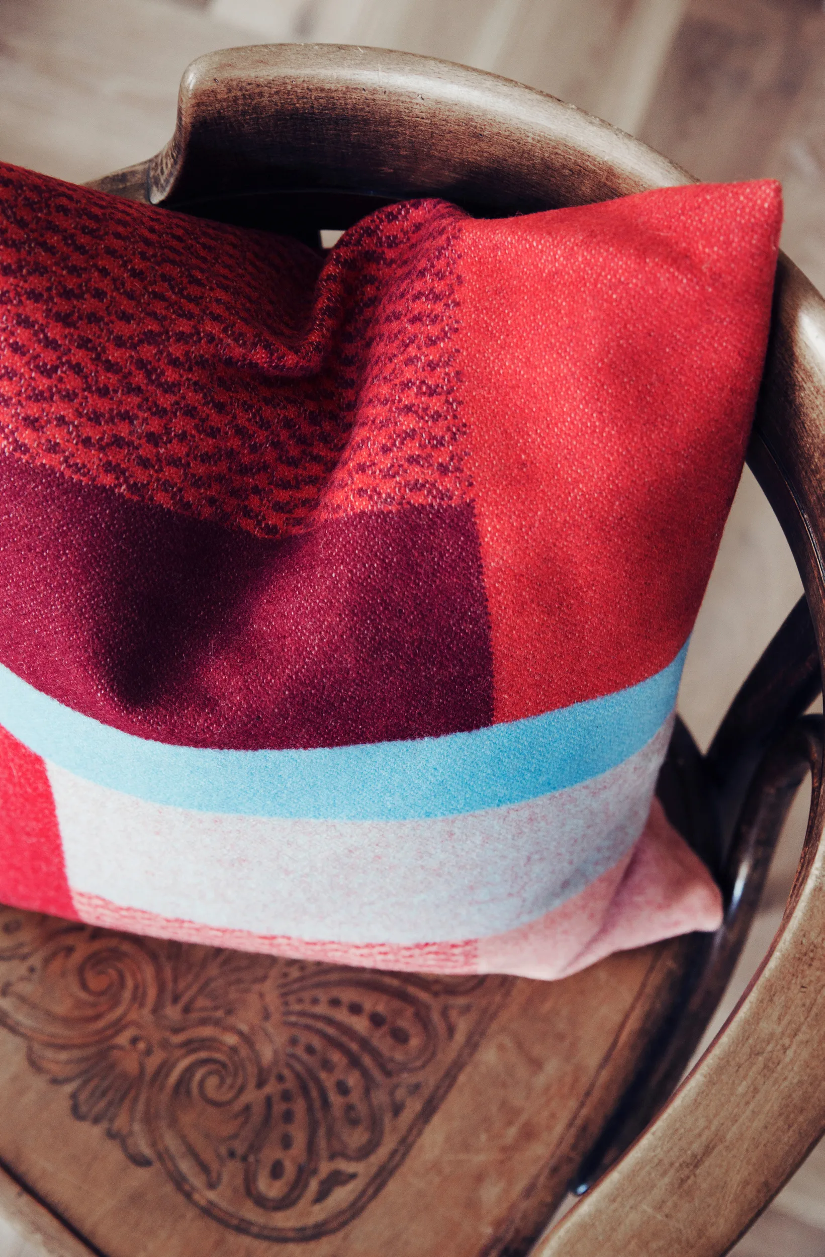 Mikkel kudde 50x50 cm, Red Røros Tweed