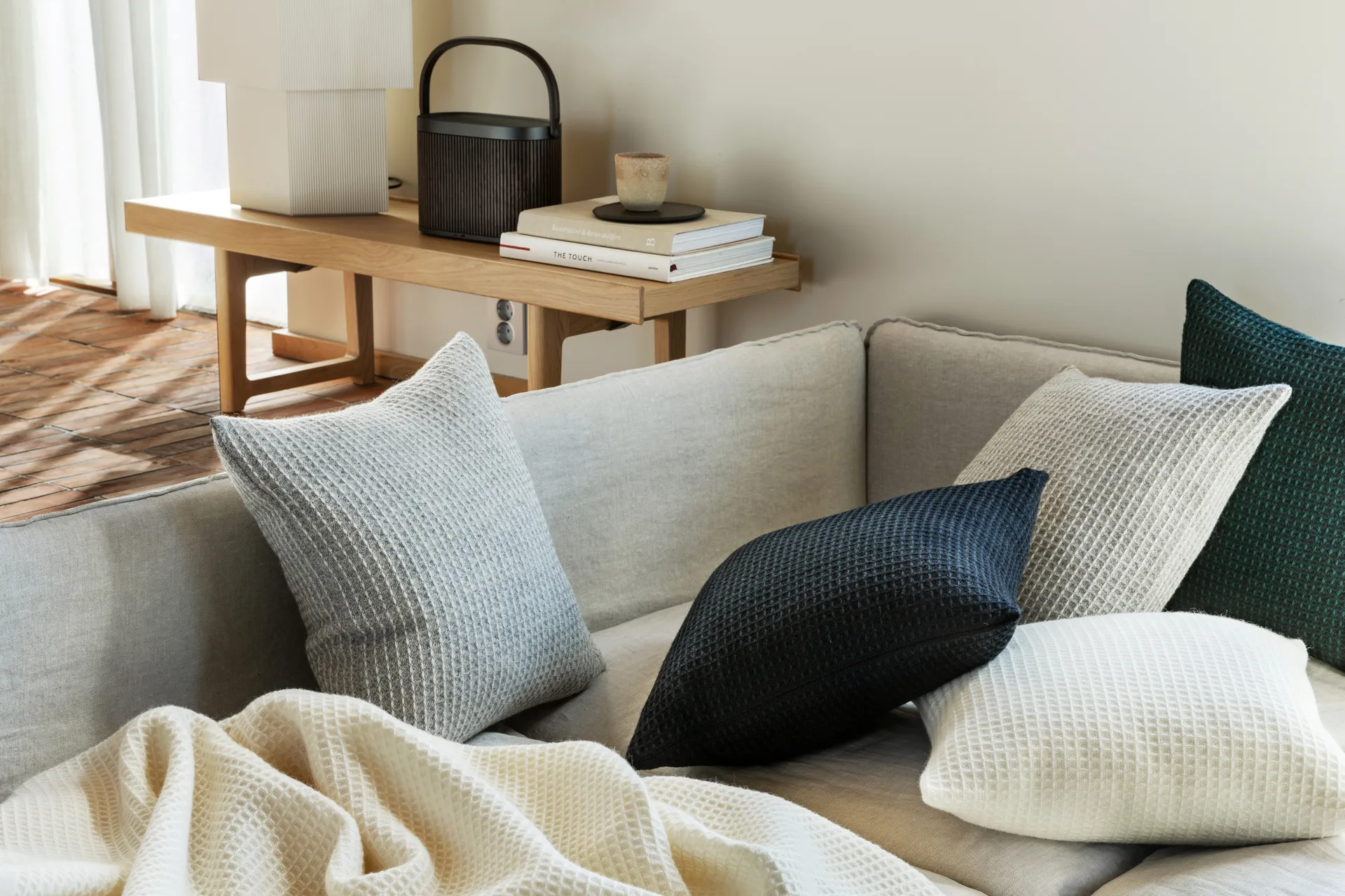 Vega kudde 50x50 cm, Grey Røros Tweed