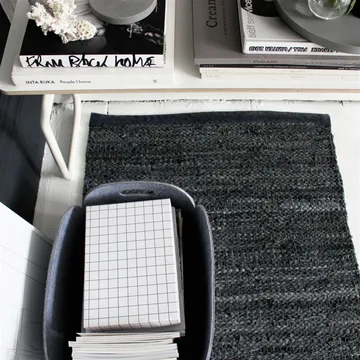 Leather matta 75x300 cm - black (svart) - Rug Solid