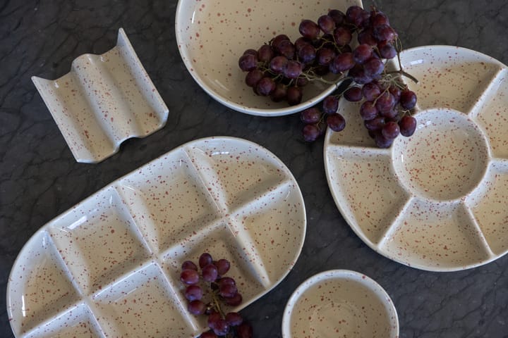 Ditte serveringsfat stor 20x36 cm, Beige-vinröd Sagaform