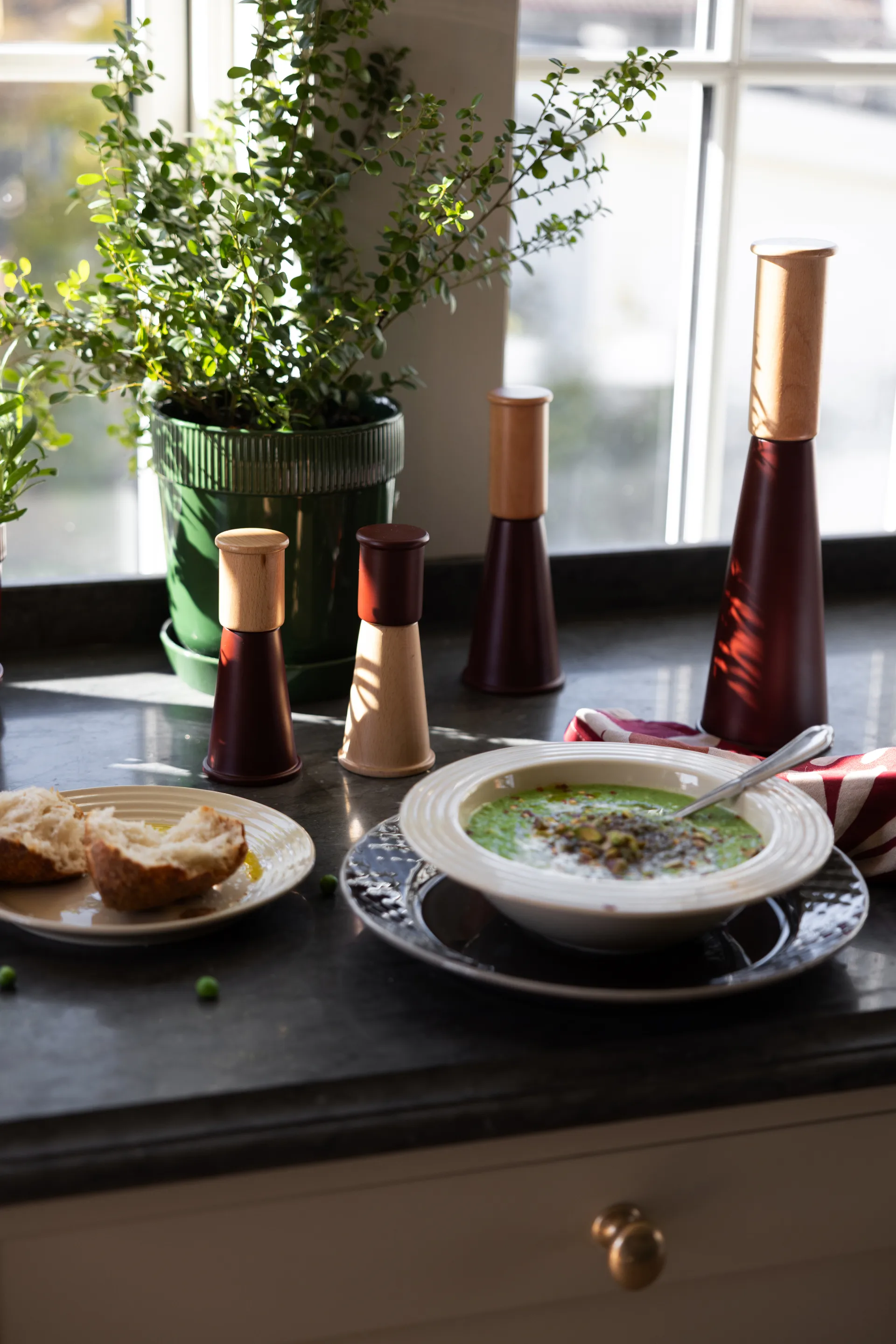 Gurken salt- och pepparkvarn liten 2 delar, Röd-brun Sagaform