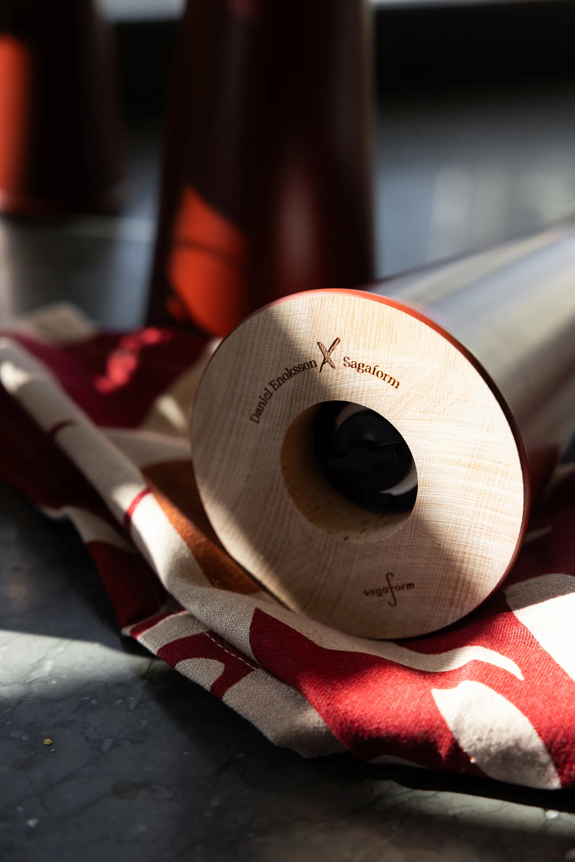 Gurken salt- och pepparkvarn stor 32 cm, Röd-brun Sagaform