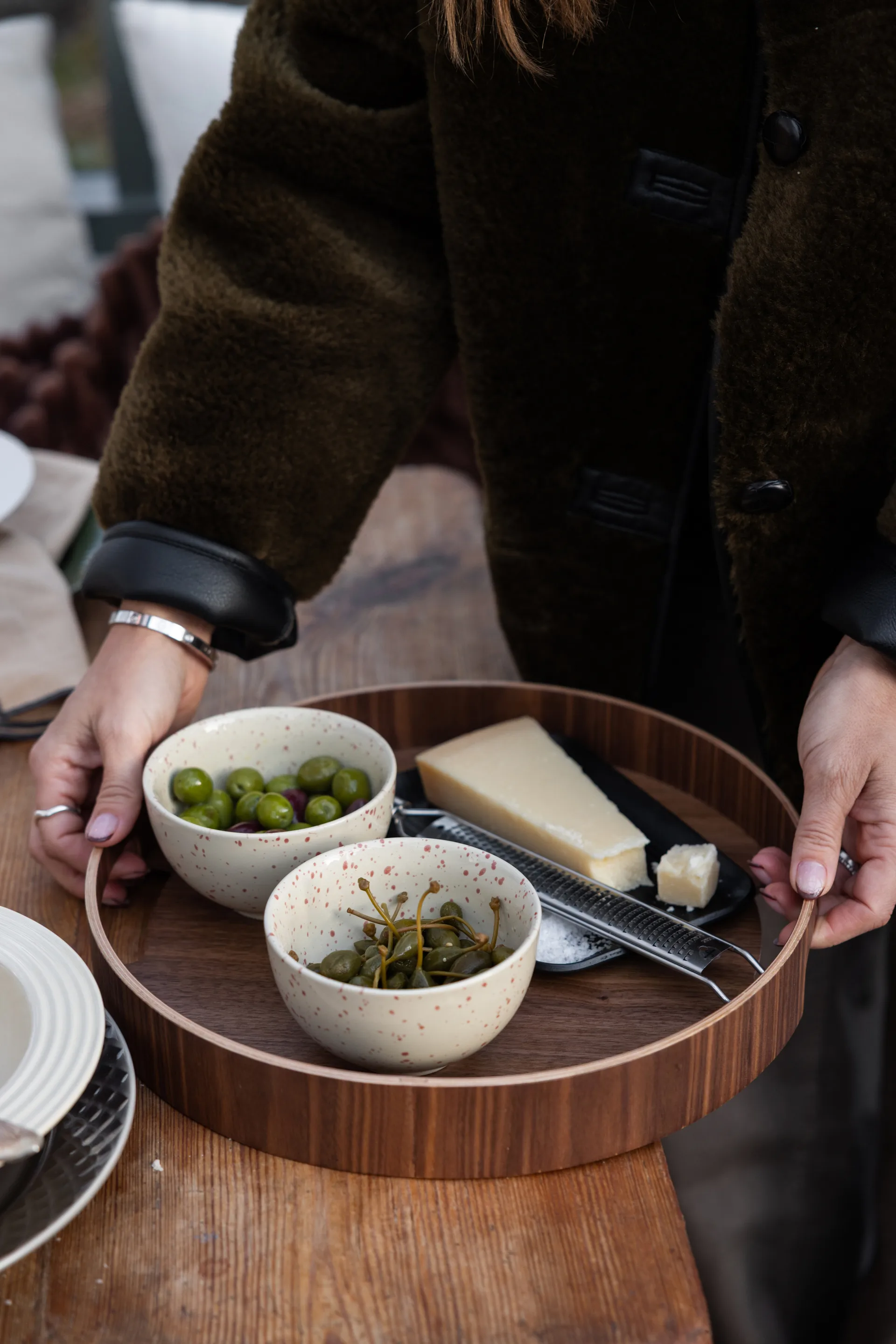 Hanna bricka rund Ø35 cm, Mörkbrun Sagaform