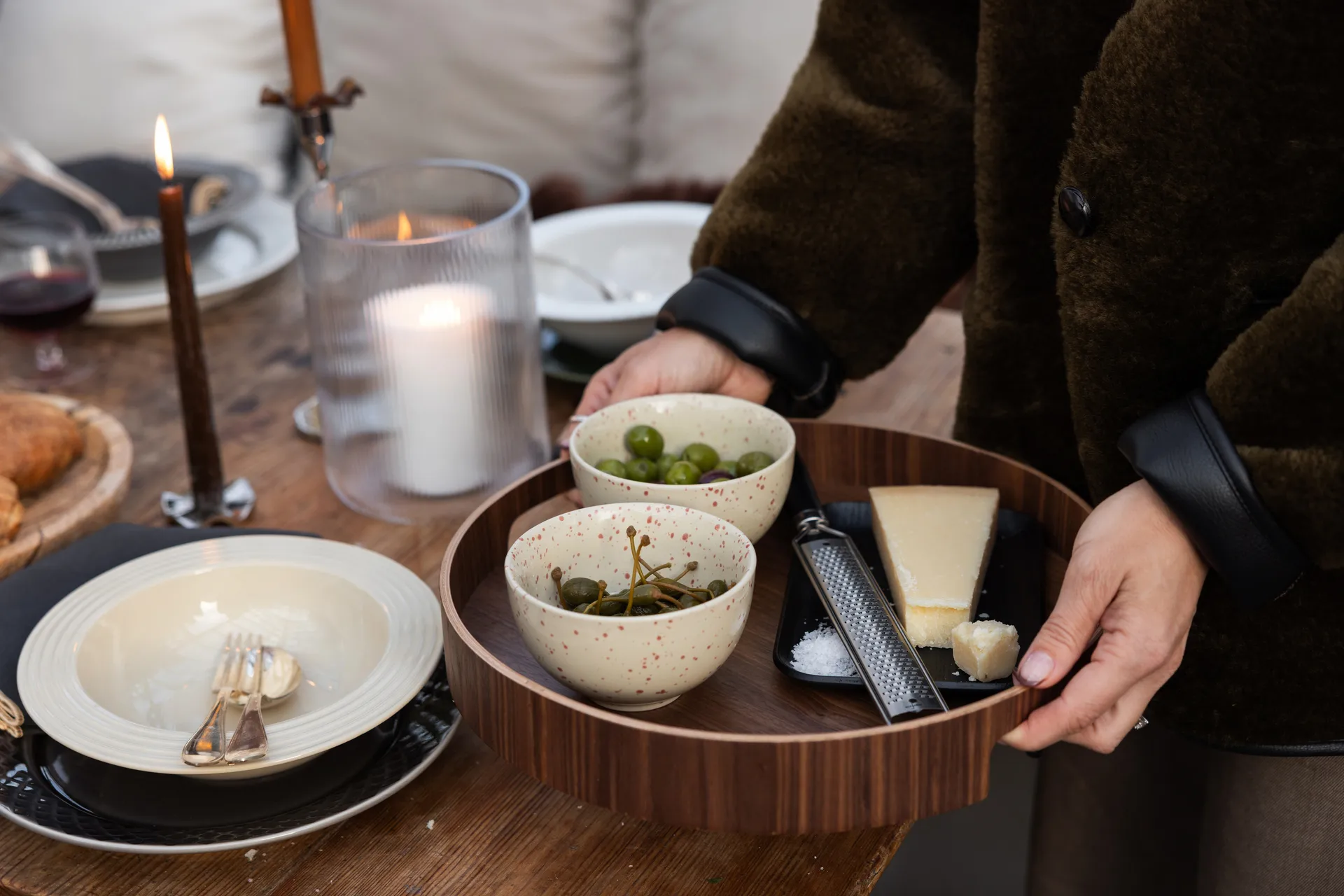 Hanna bricka rund Ø35 cm, Mörkbrun Sagaform