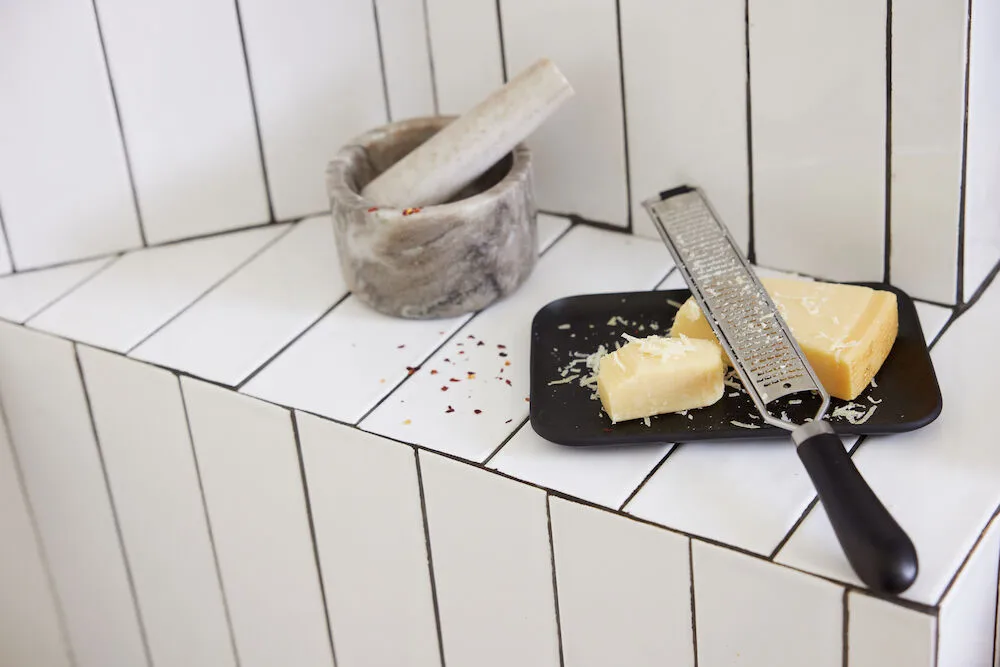 Hanna tallrik 13x19 cm, Svart Sagaform