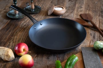 Satake stekpanna i lättviktsgjutjärn keramisk - 30 cm - Satake