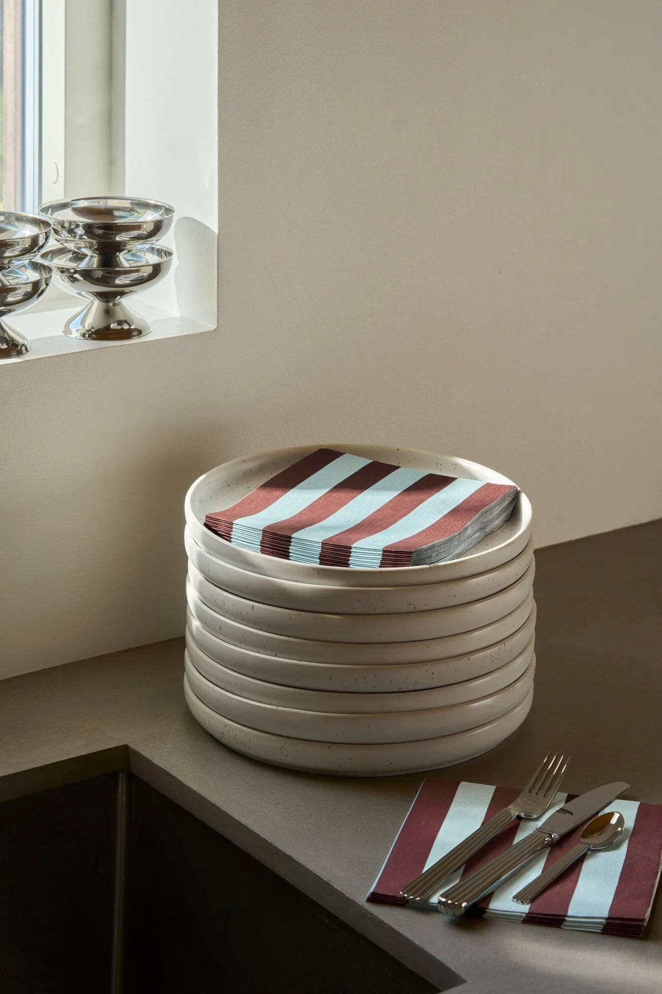 Bold Stripe pappersservett, Vinröd-blå, 20‑pack, 33×33 cm Scandi Essentials