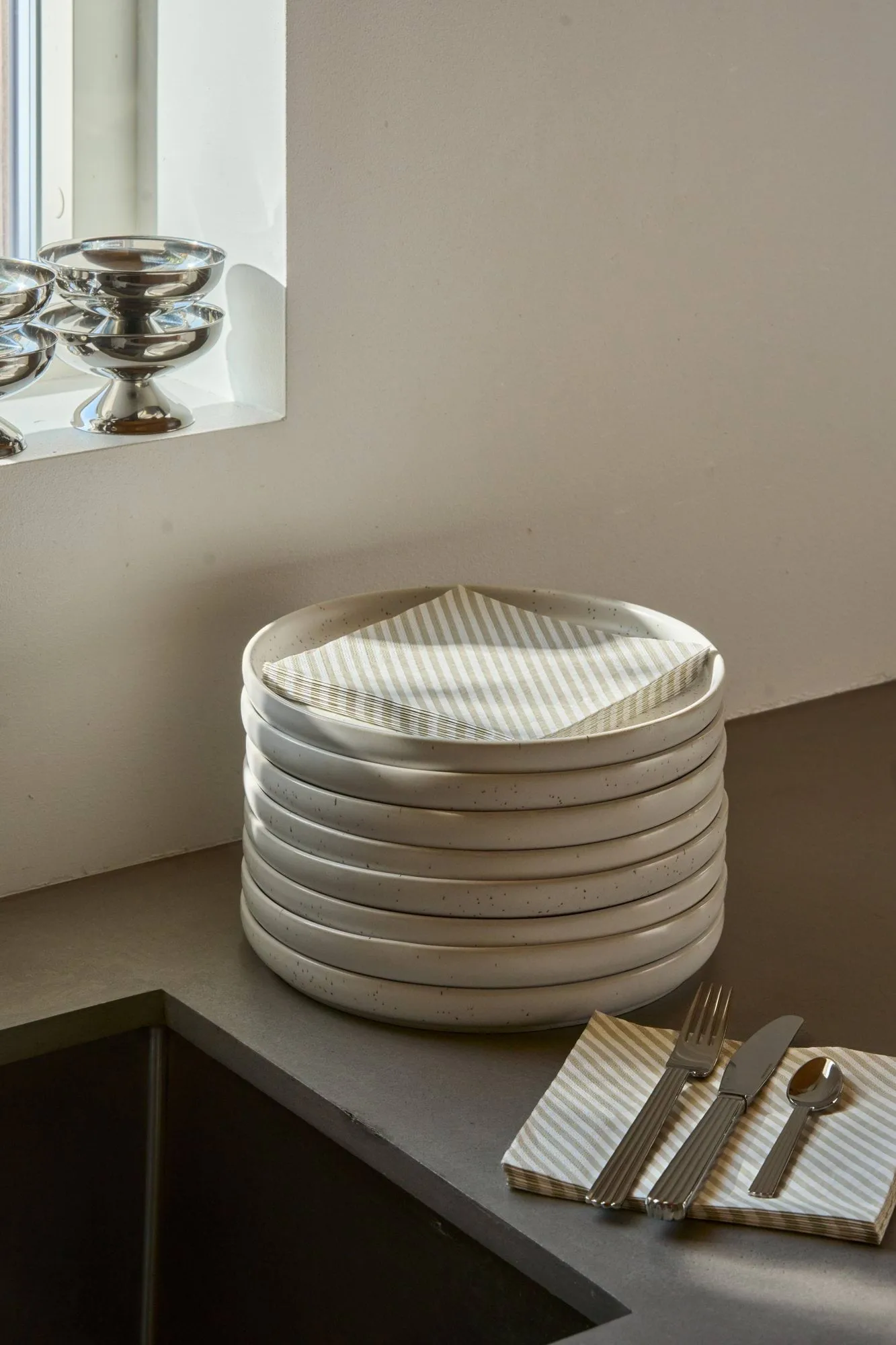 Fine stripe pappersservett, Vit-beige, 20‑pack, 33×33 cm Scandi Essentials