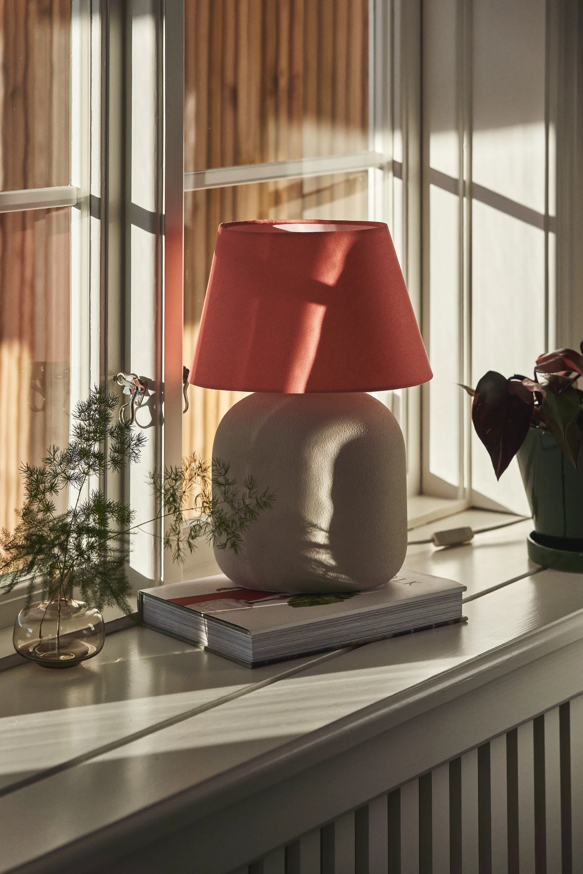 Boulder fönsterlampa grey-peach Scandi Living