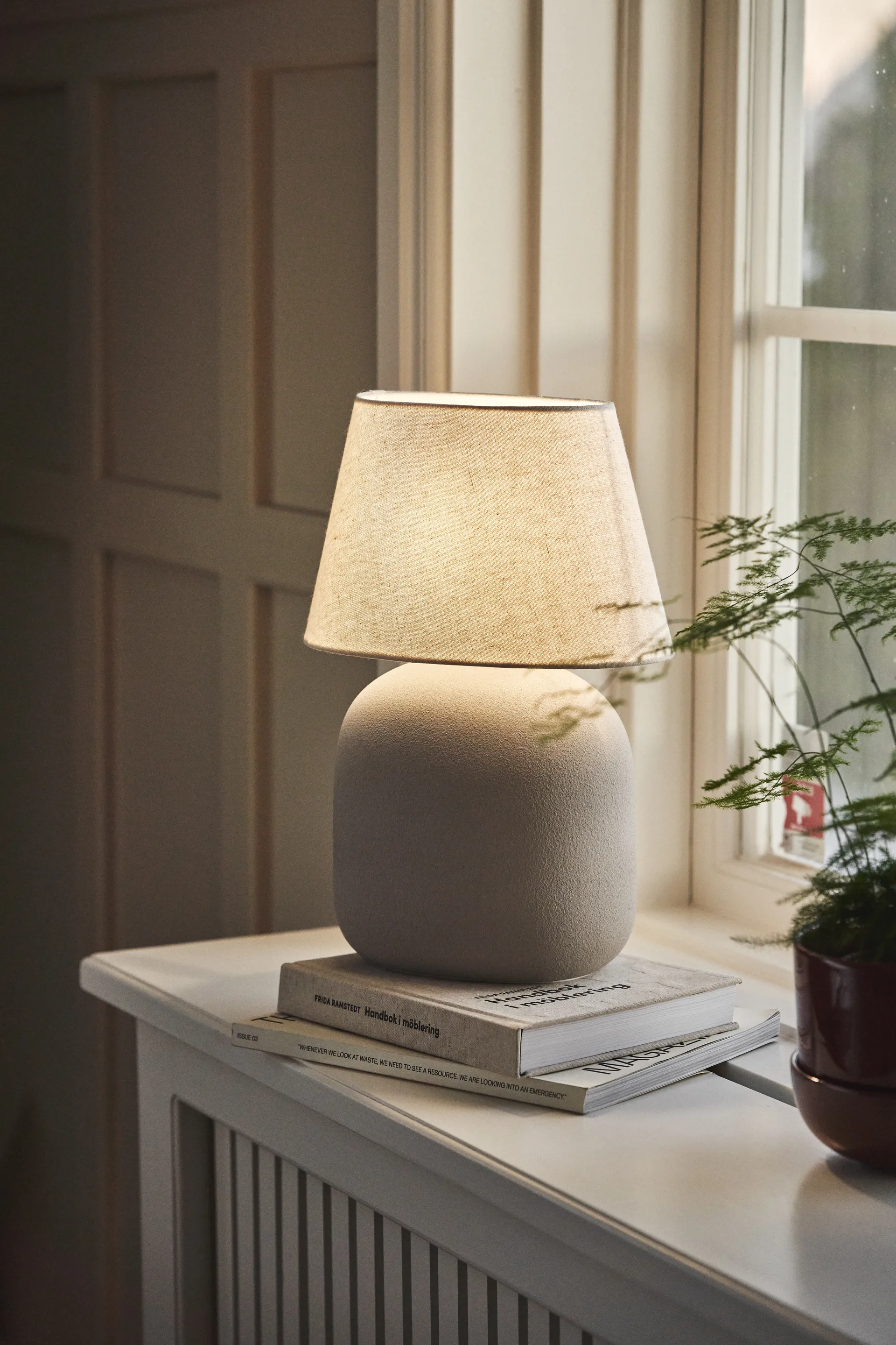 Boulder fönsterlampa grey-white Scandi Living