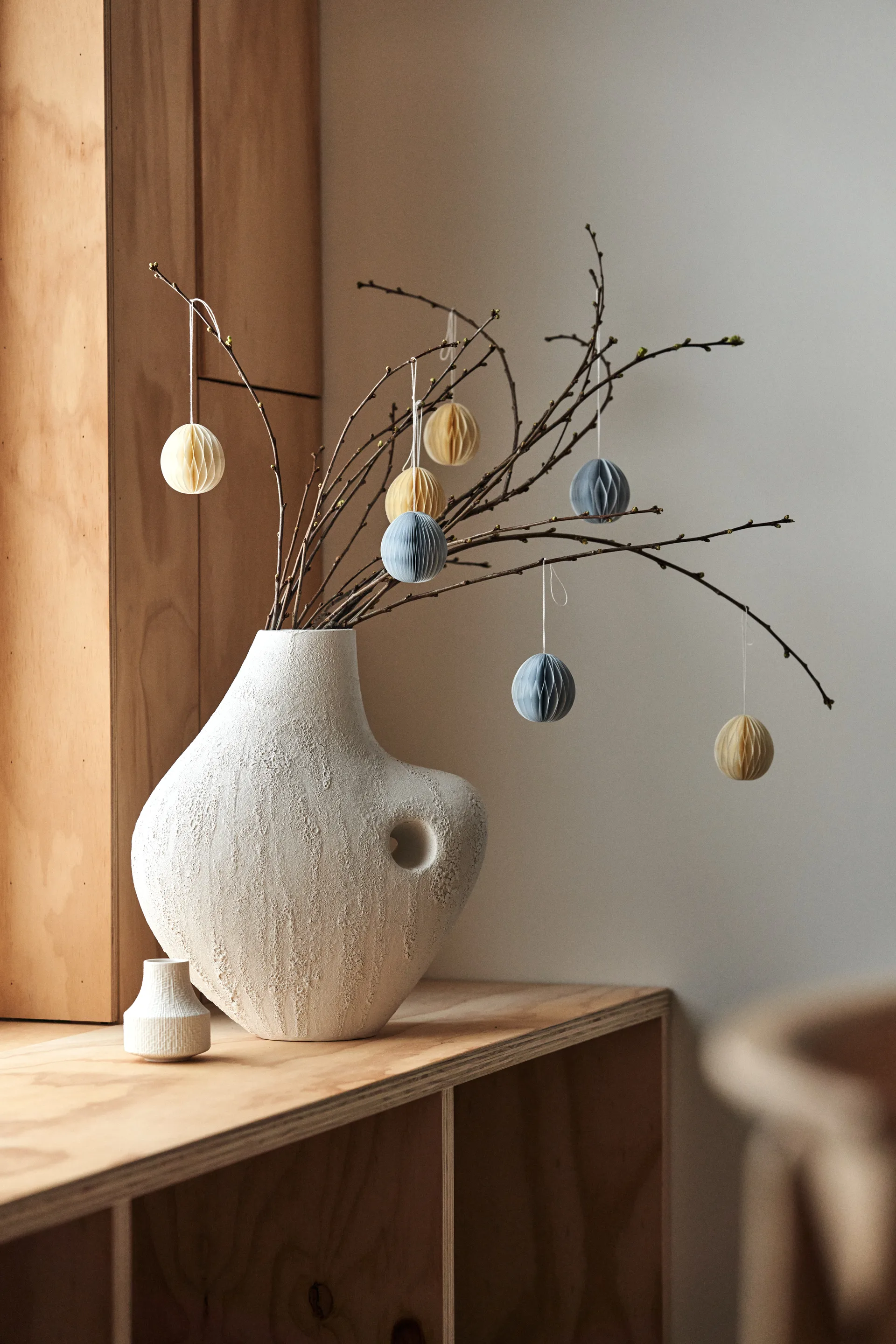 Brooding påskägg papper 8,5 cm 4-pack, Blå Scandi Living