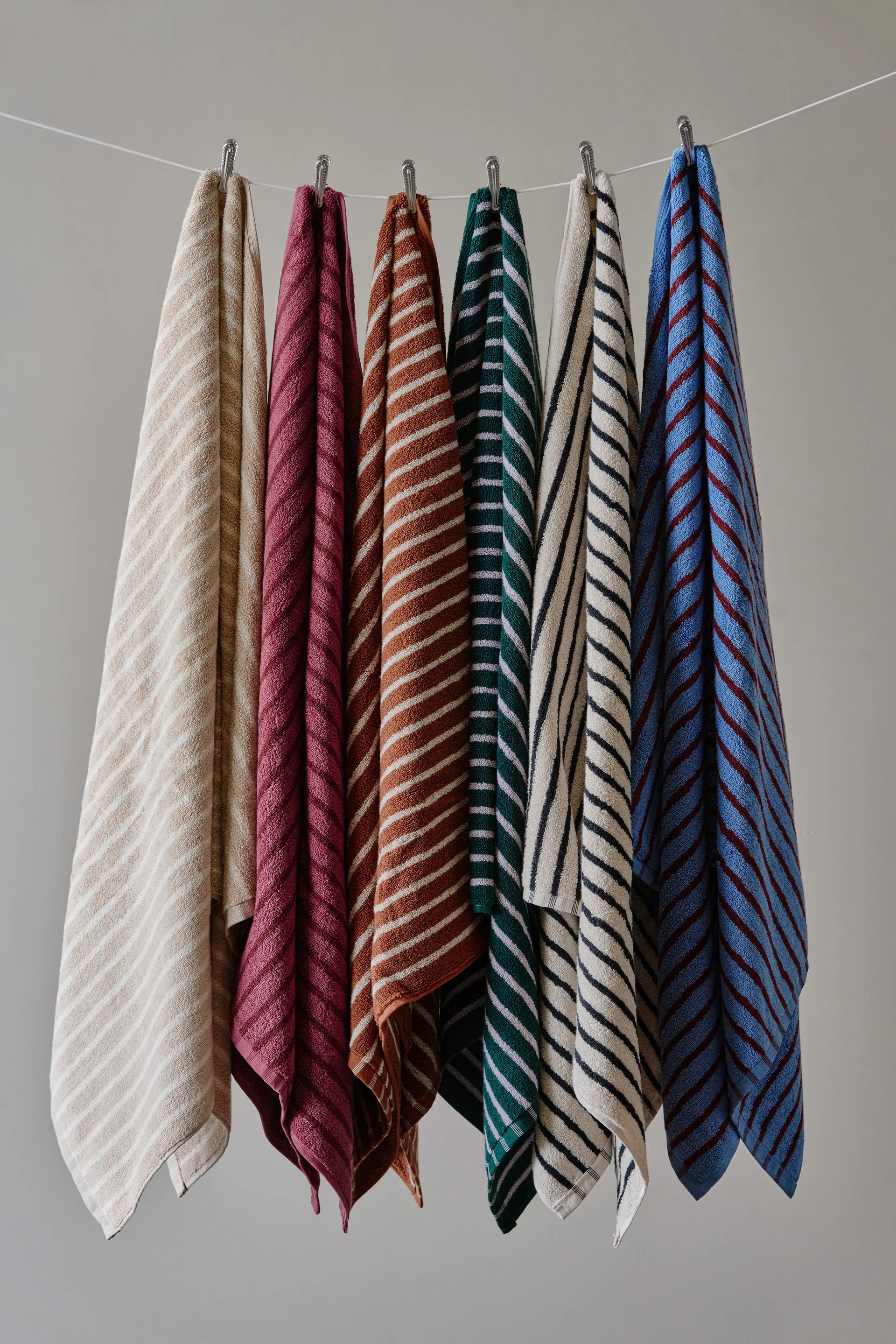 Drift badhandduk 100x150 cm, Vit-svart Scandi Living