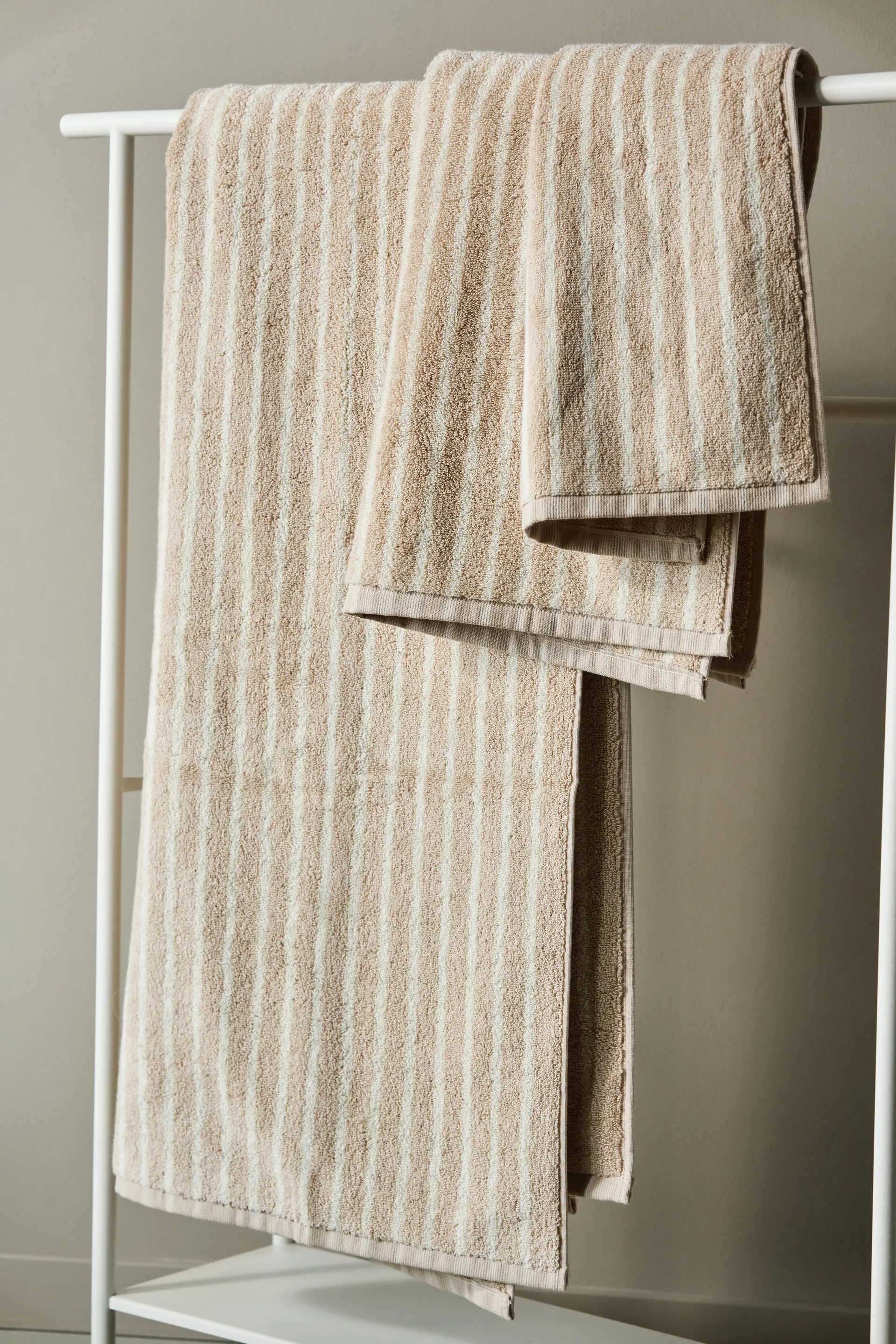 Drift handduk 50x70 cm, Beige-vit Scandi Living