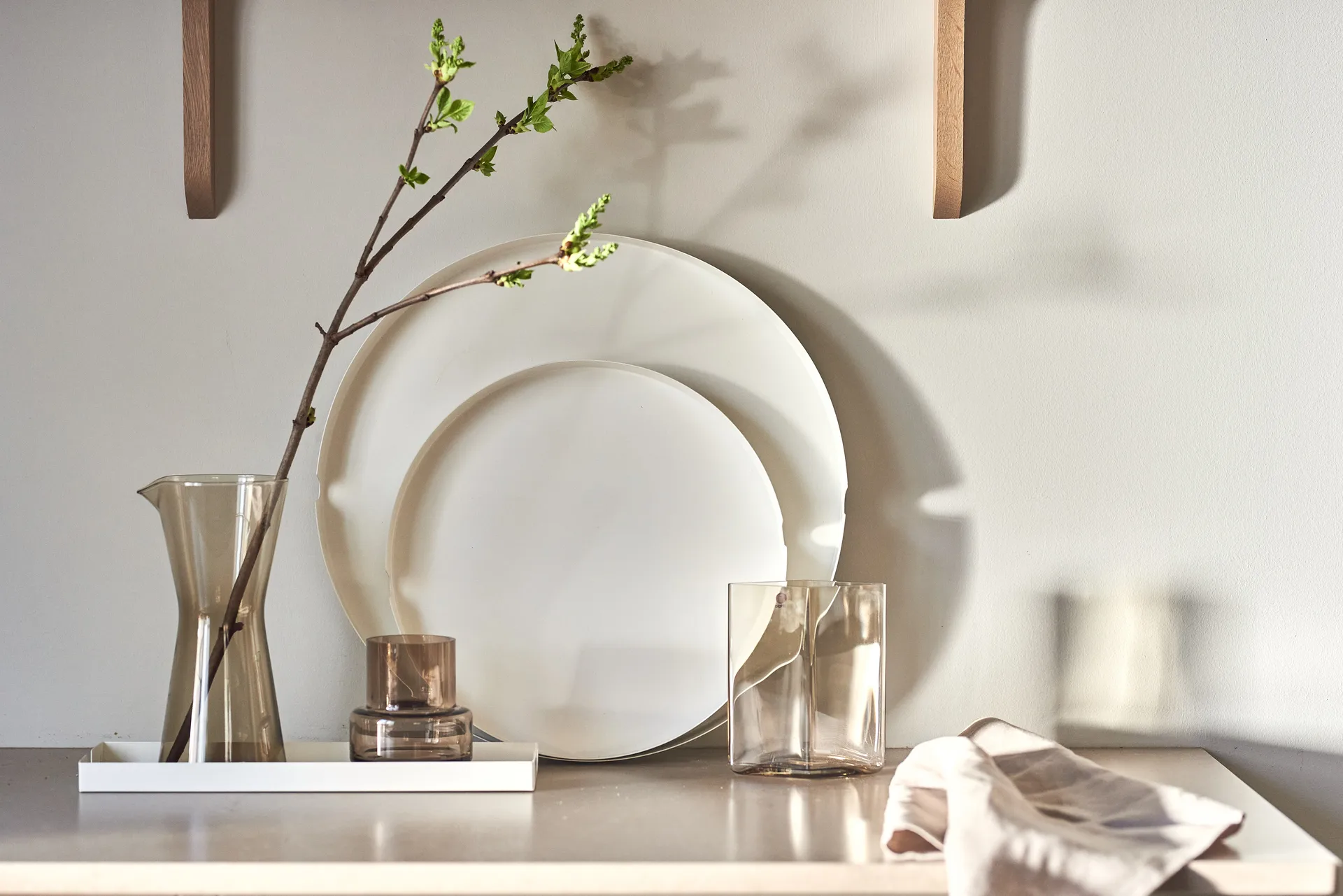 Edgy bricka Ø30 cm, Vit Scandi Living