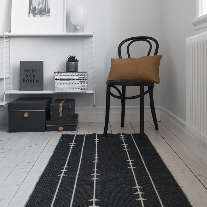 Fir matta nude-black, 70x200 cm Scandi Living
