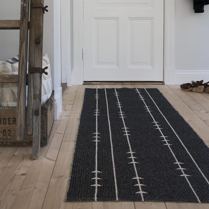 Fir matta nude-black, 70x200 cm Scandi Living