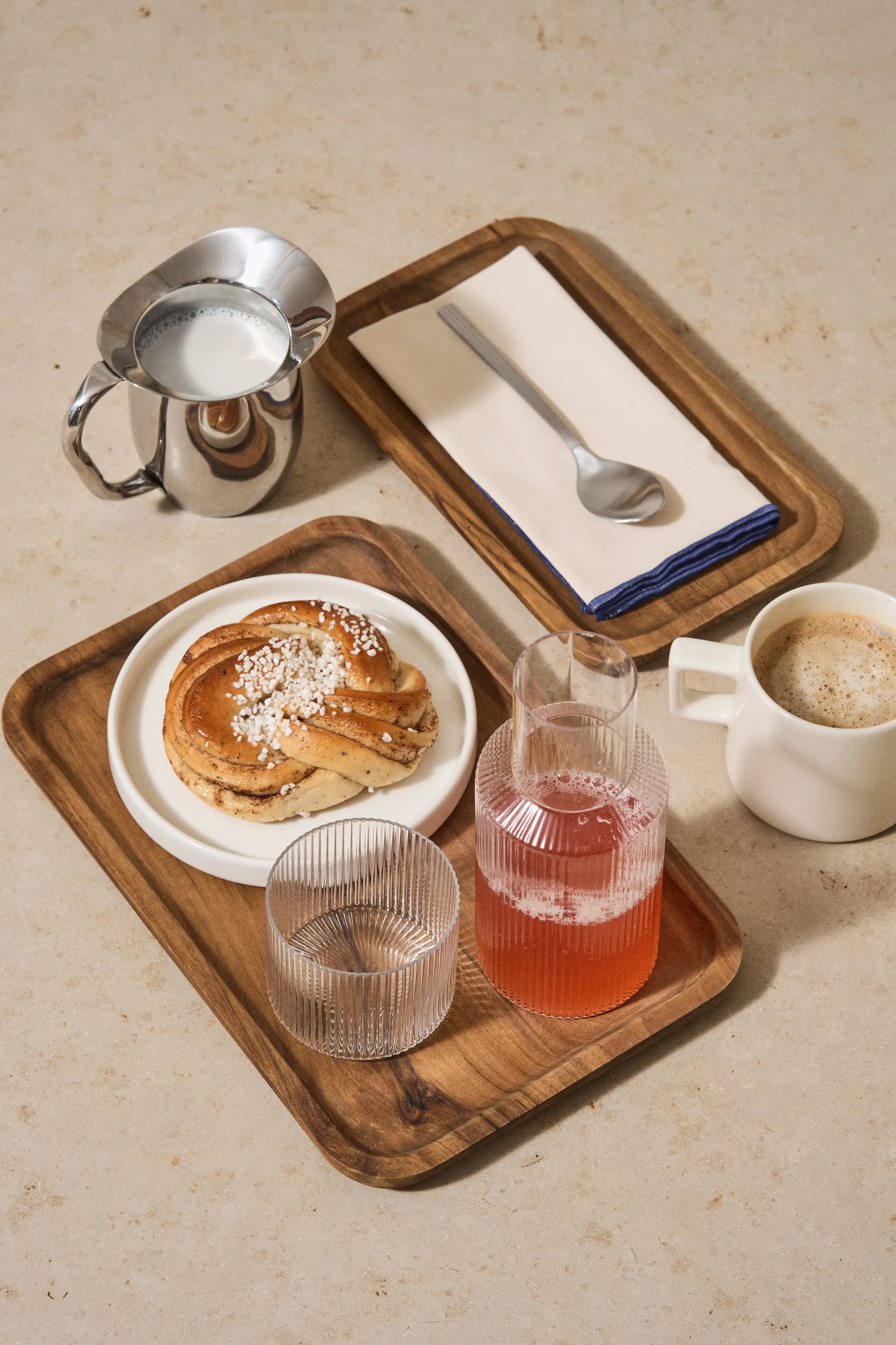 Hollow serveringsbricka, 20x30 cm Scandi Living