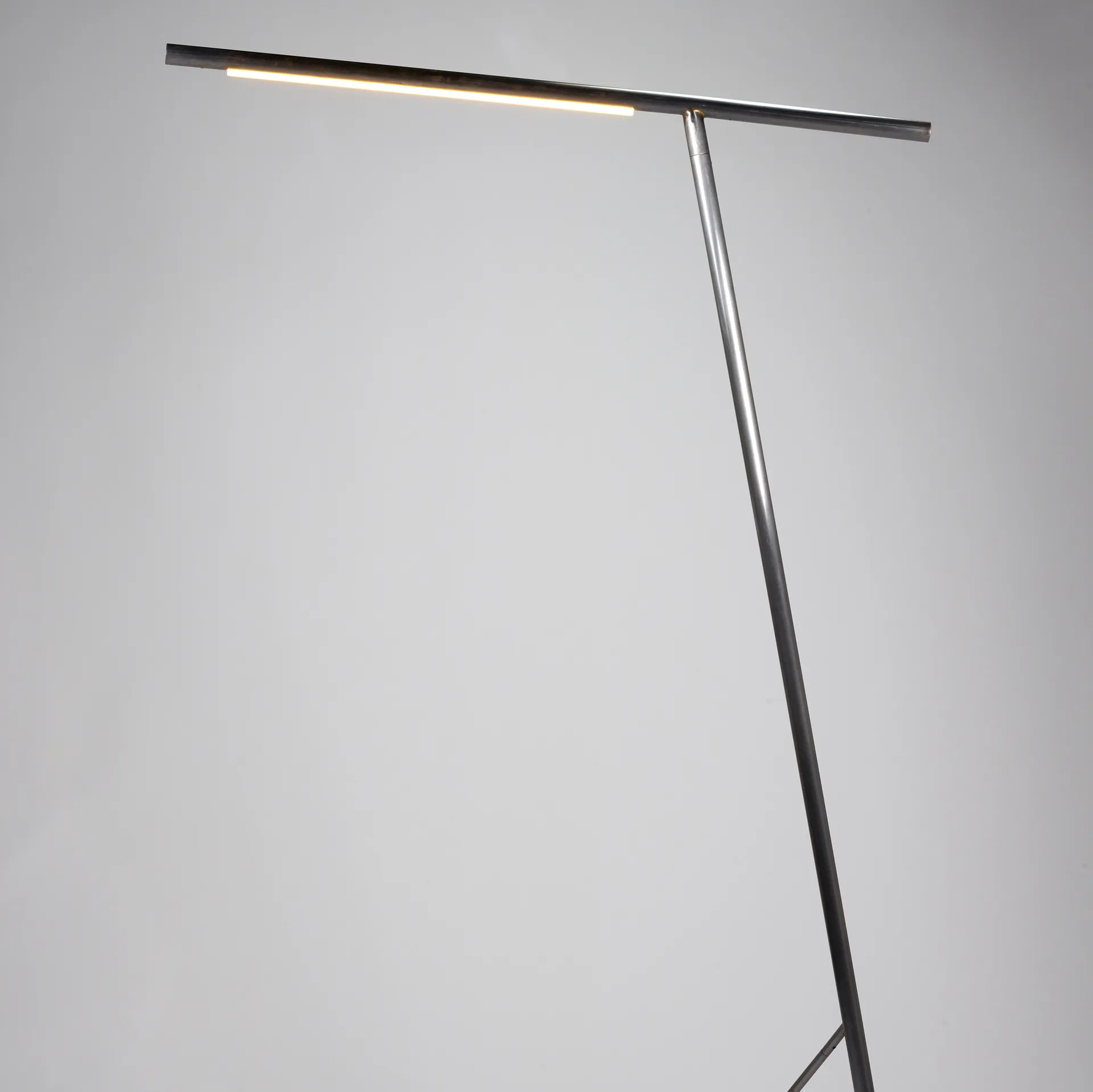 Mattia golvlampa, Steel-brass Serax