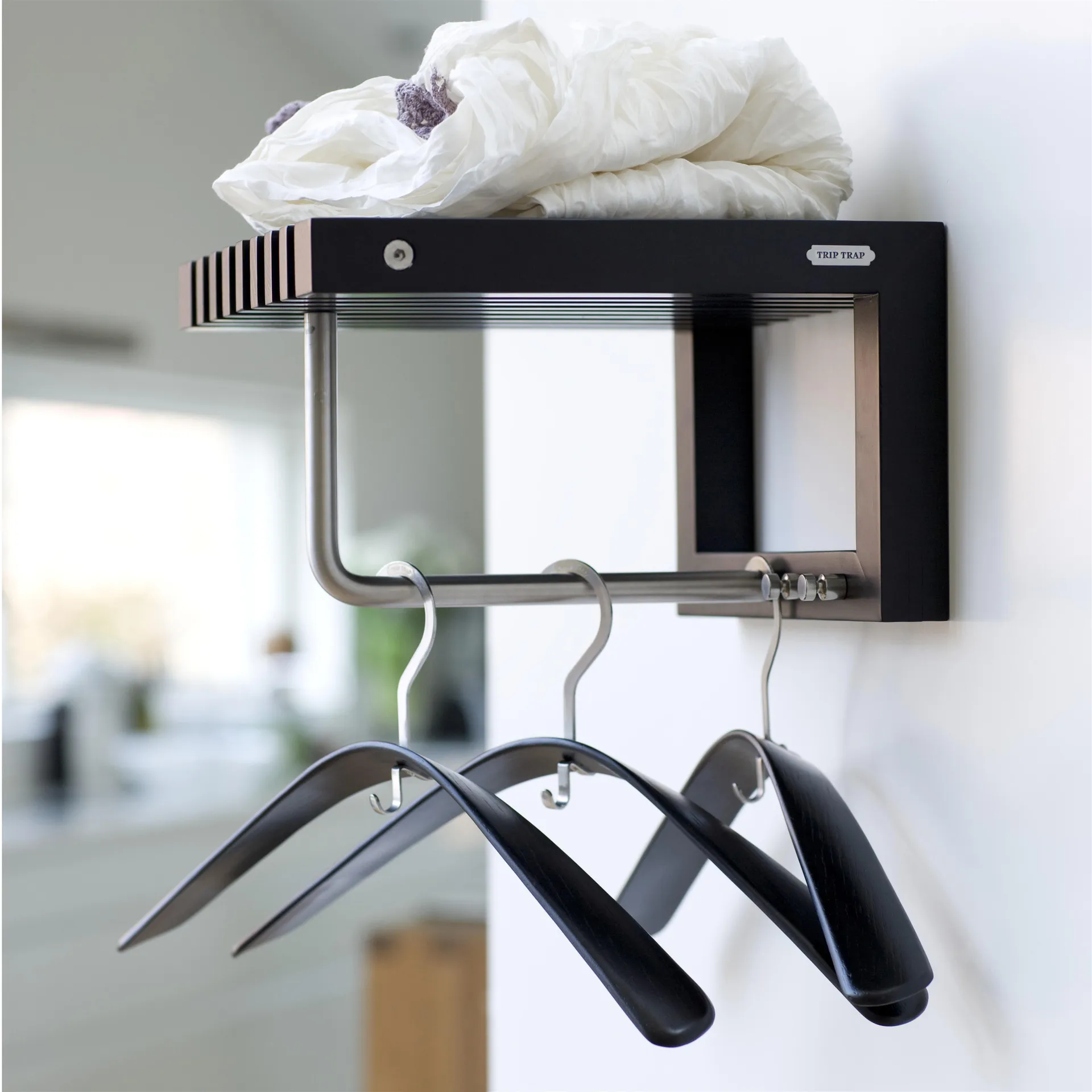 Cutter hatthylla mini, Svartlackerad ek Skagerak