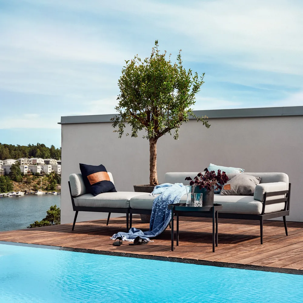 Anholt soffa, Sunbrella Natté Grey Storm-mörkgrå aluminium ram Skargaarden