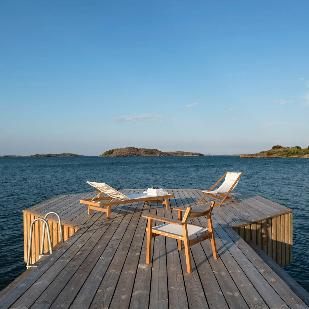 Djurö solsäng, Batyline white, teak Skargaarden