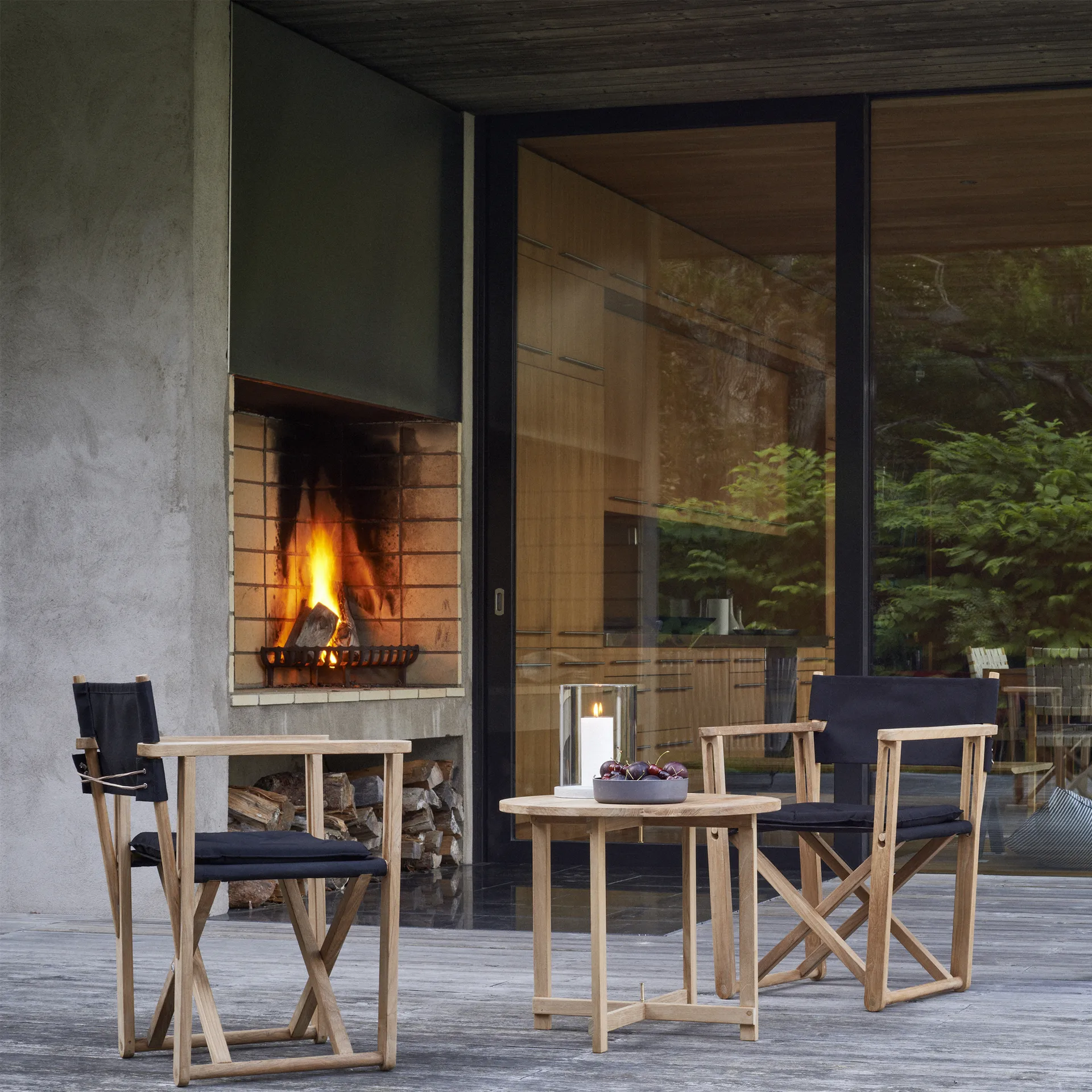 Kryss sidobord, Teak Skargaarden