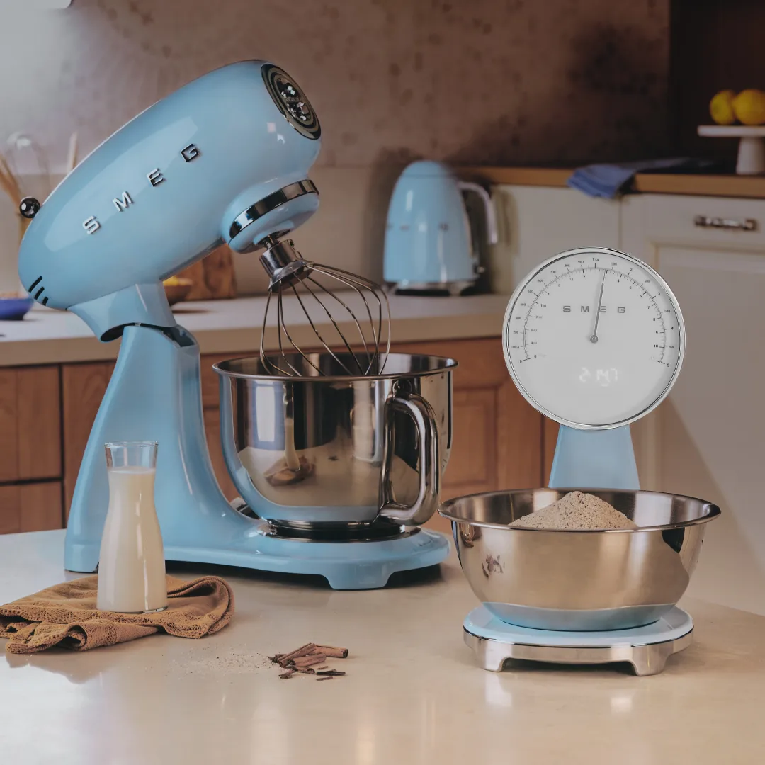 Smeg 50's Style analog köksvåg, Pastell blue Smeg