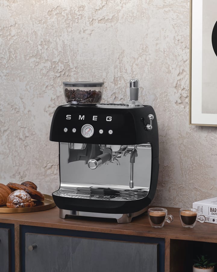 Smeg 50's Style espressomaskin med kaffekvarn, Svart Smeg