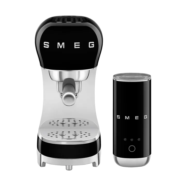 Smeg 50's Style espressomaskin med mjölkskummare - Svart - Smeg