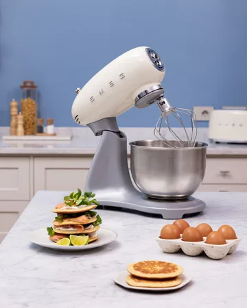 Smeg 50's Style köksmaskin 4,8 L - Creme-silver 800 w - Smeg